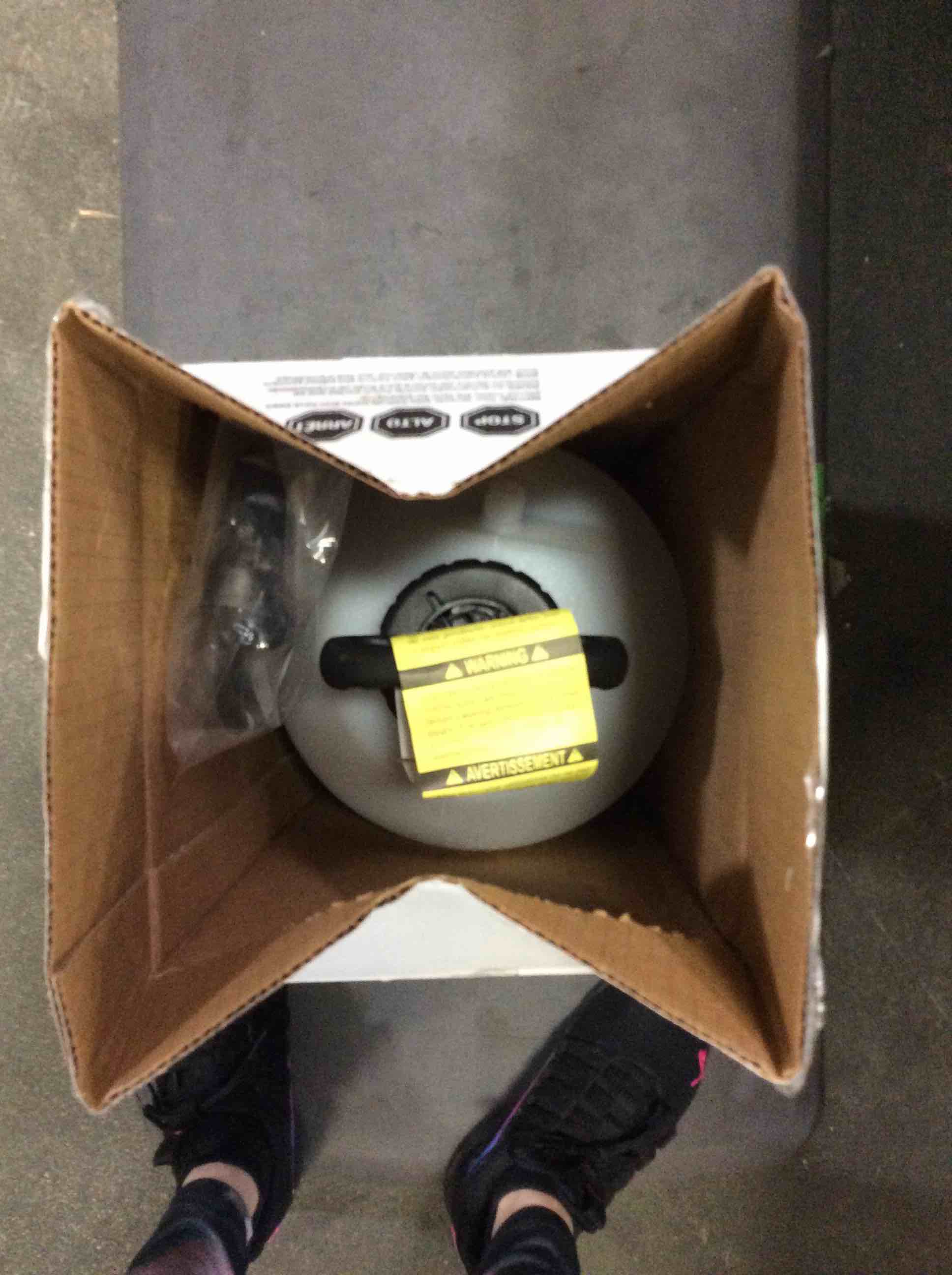 https://s3.amazonaws.com/lotting-images-prod/bidfta/GRN4918162_1695387258712.jpeg