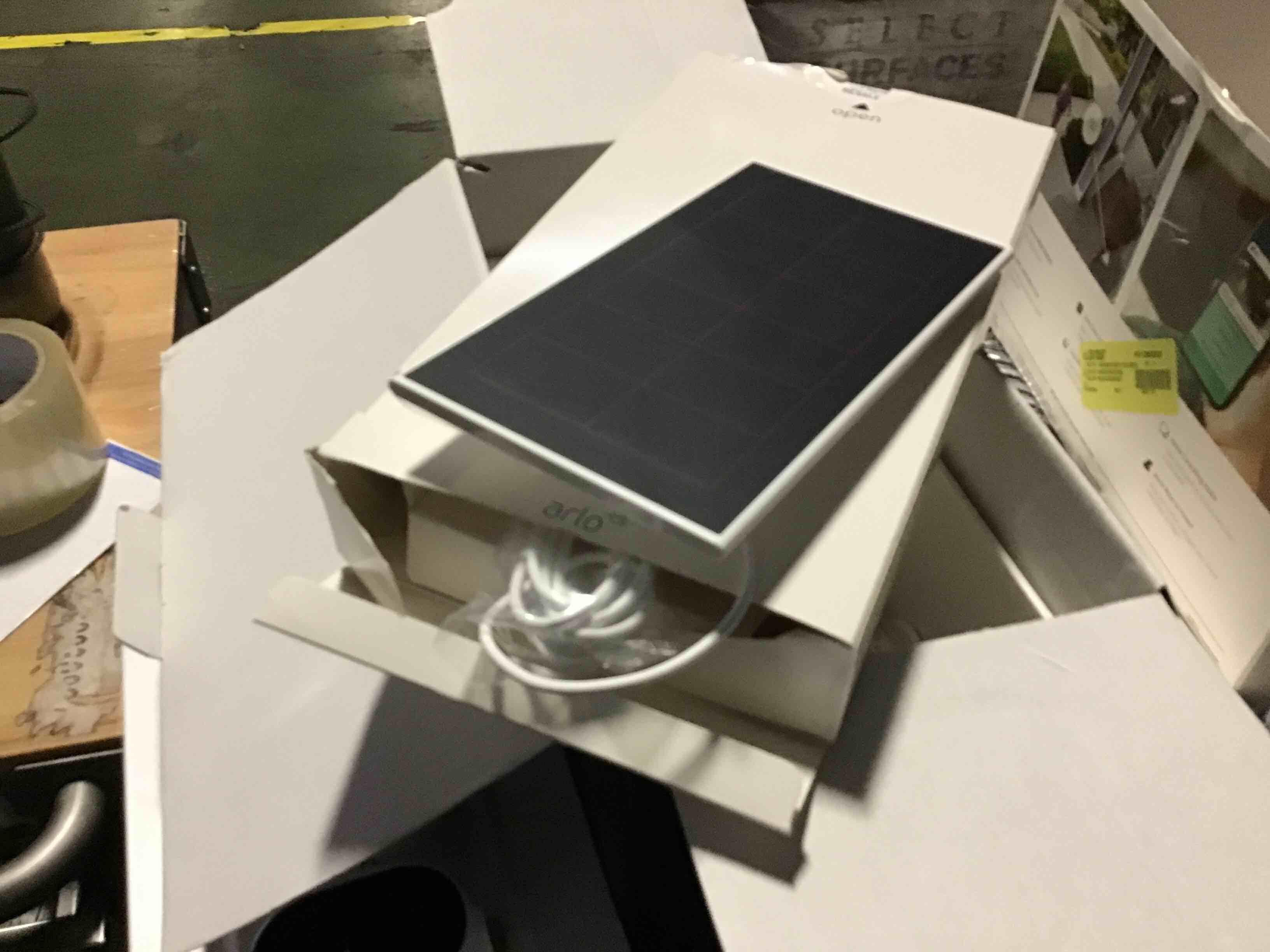 https://s3.amazonaws.com/lotting-images-prod/bidfta/GRN4921847_1695990497828.jpeg