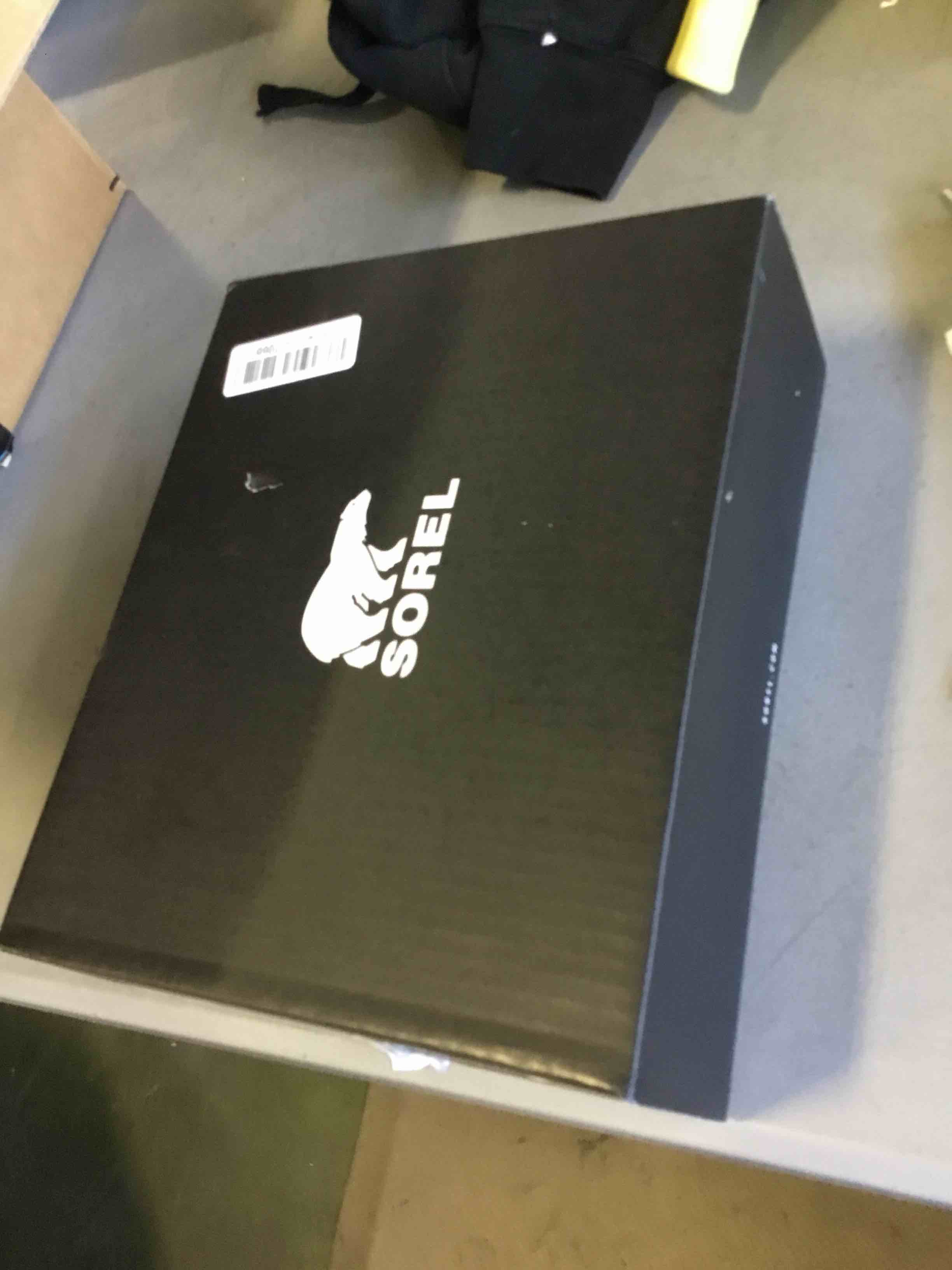 https://s3.amazonaws.com/lotting-images-prod/bidfta/GRN4922930_1696359612880.jpeg