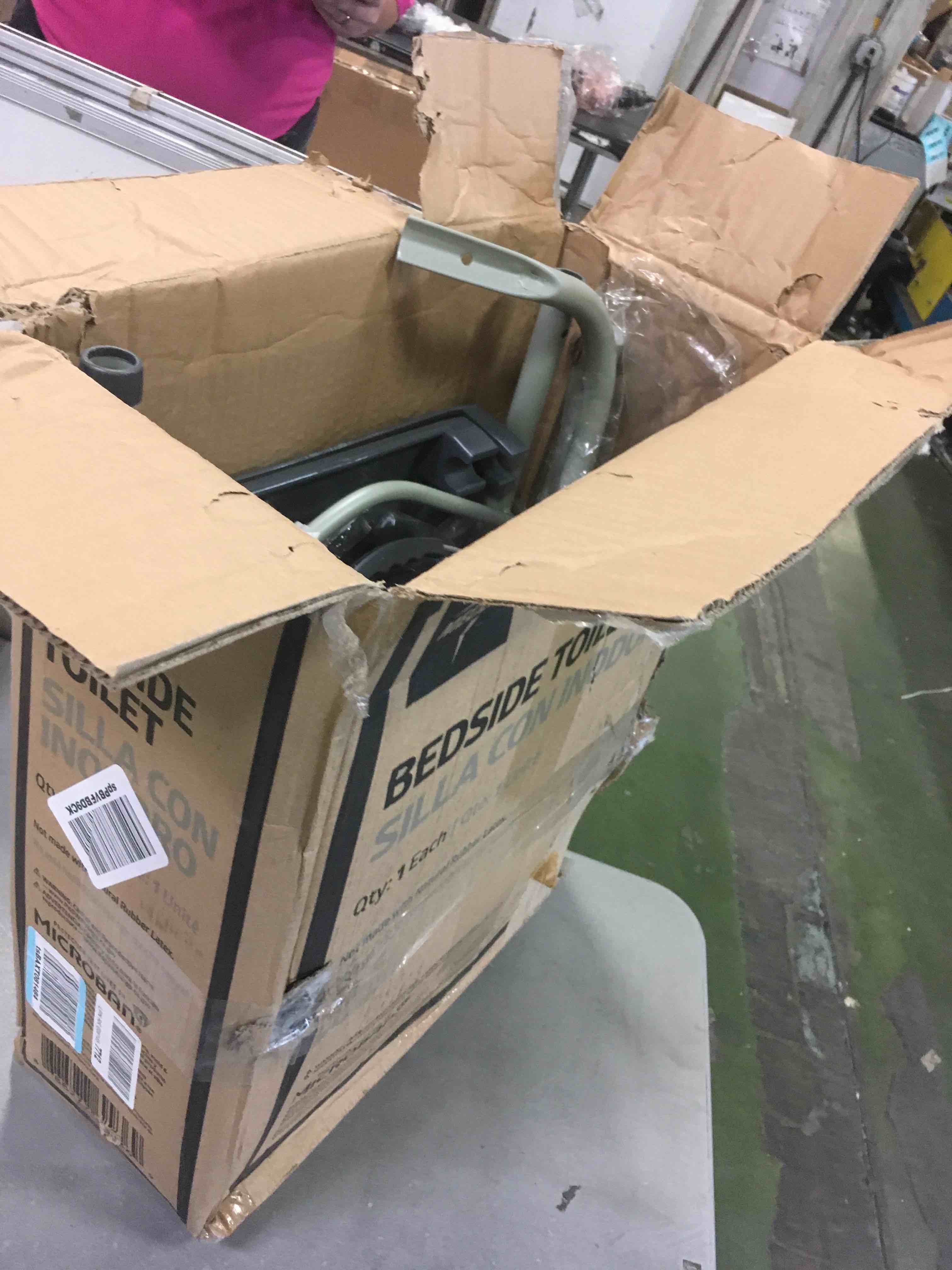 https://s3.amazonaws.com/lotting-images-prod/bidfta/GRN4923676_1694783442410.jpeg