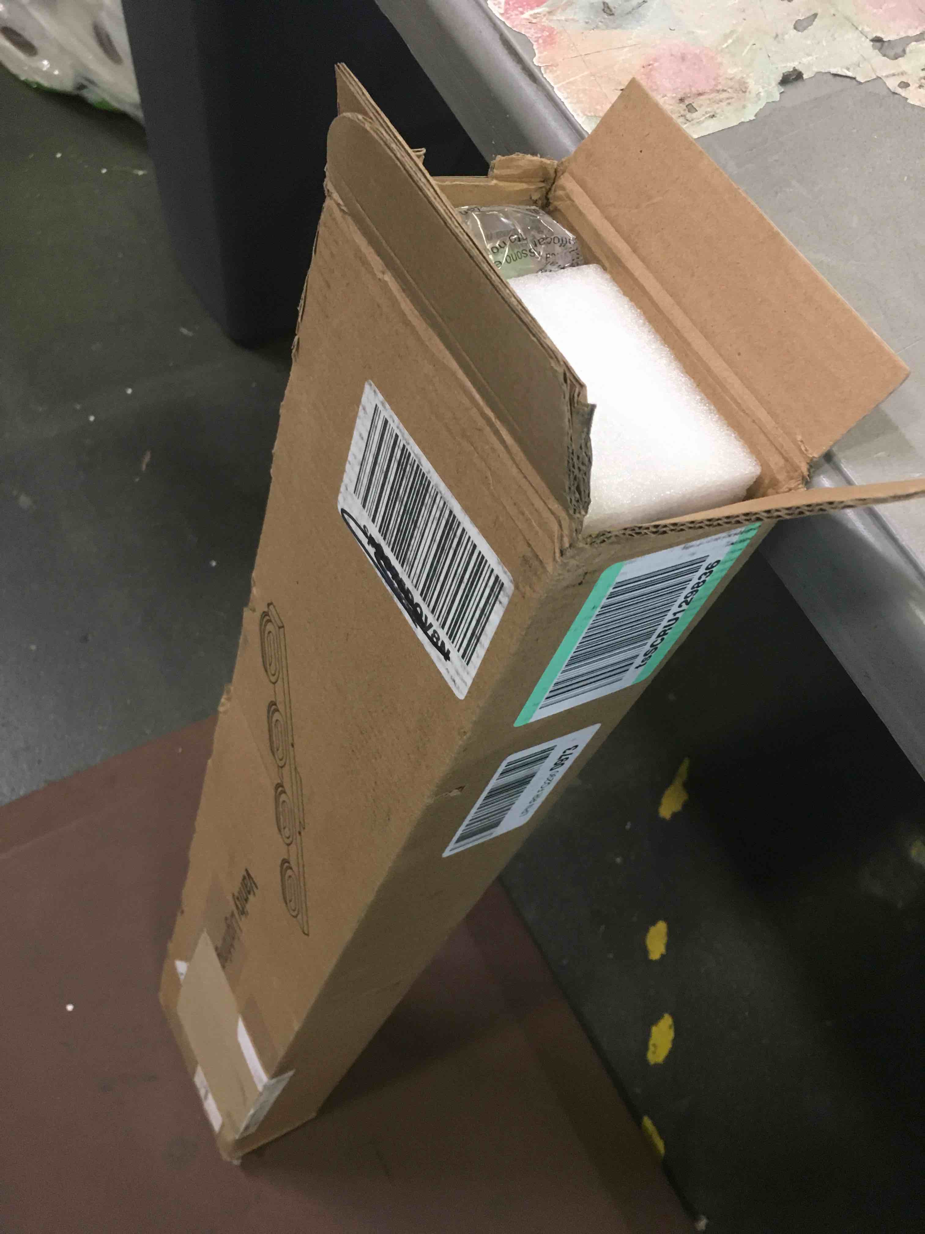 https://s3.amazonaws.com/lotting-images-prod/bidfta/GRN4923677_1694783528312.jpeg