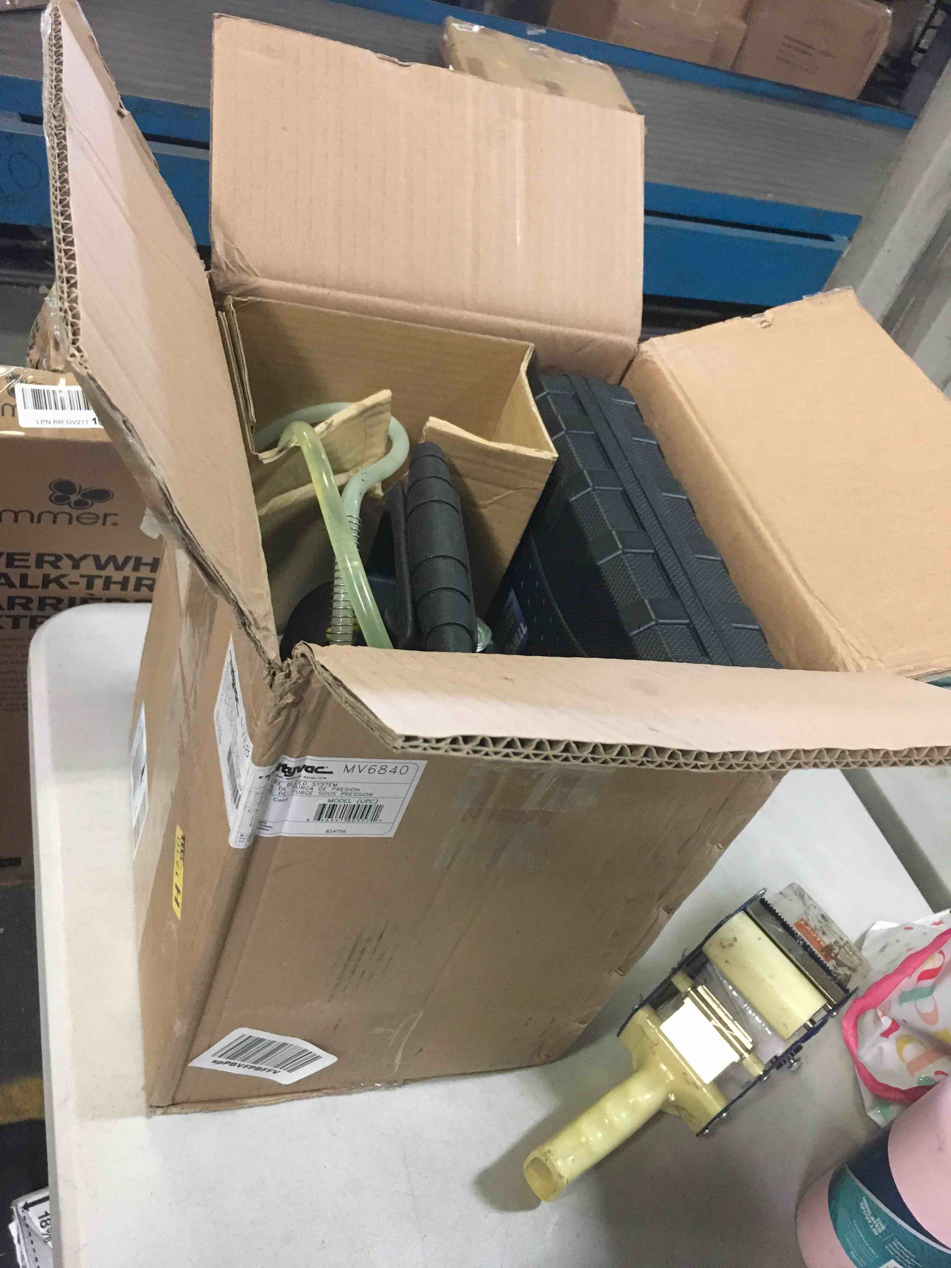 https://s3.amazonaws.com/lotting-images-prod/bidfta/GRN4924326_1695226990542.jpeg