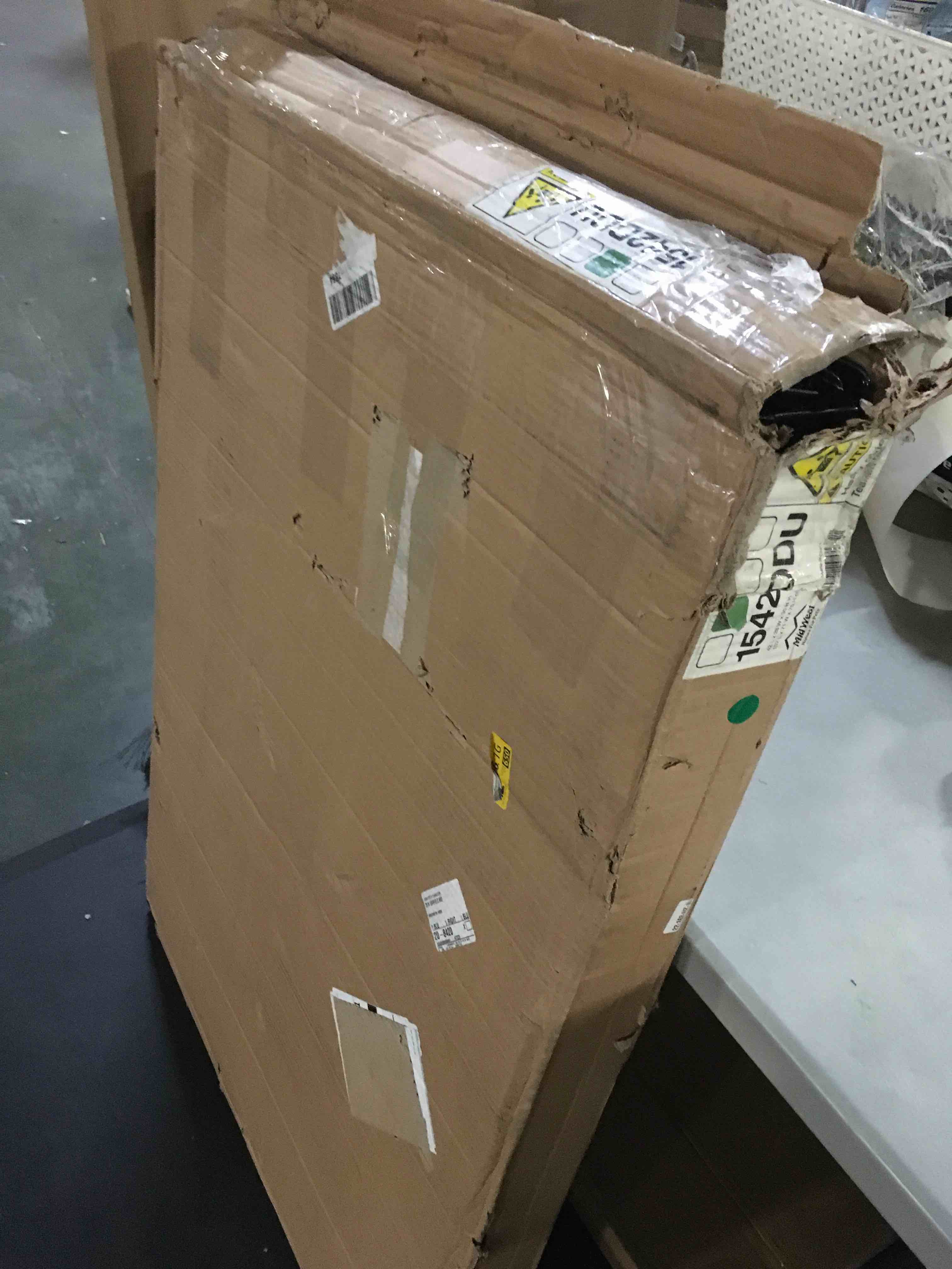 https://s3.amazonaws.com/lotting-images-prod/bidfta/GRN4924881_1696504777956.jpeg