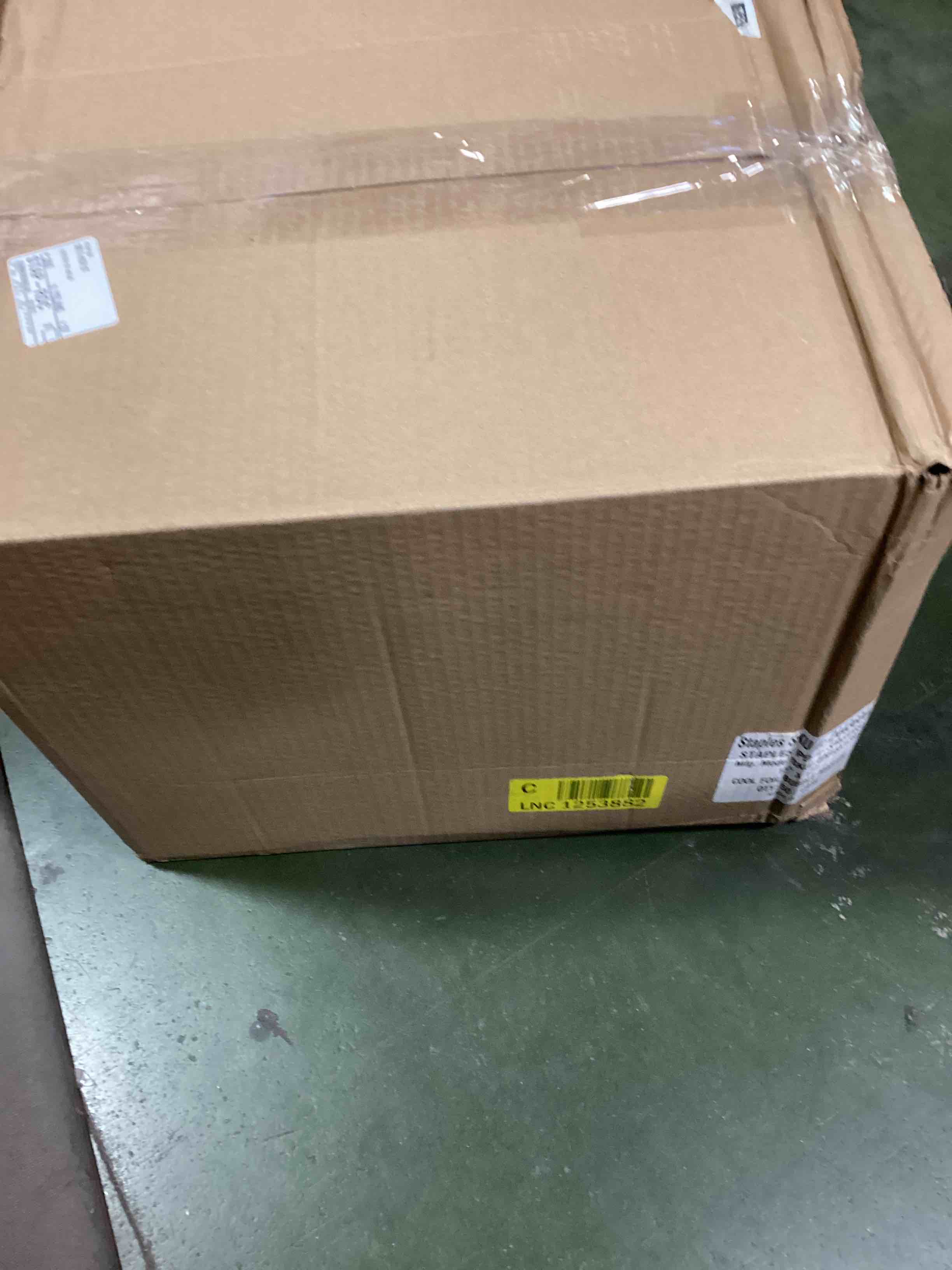https://s3.amazonaws.com/lotting-images-prod/bidfta/GRN4940048_1702644321772.jpeg
