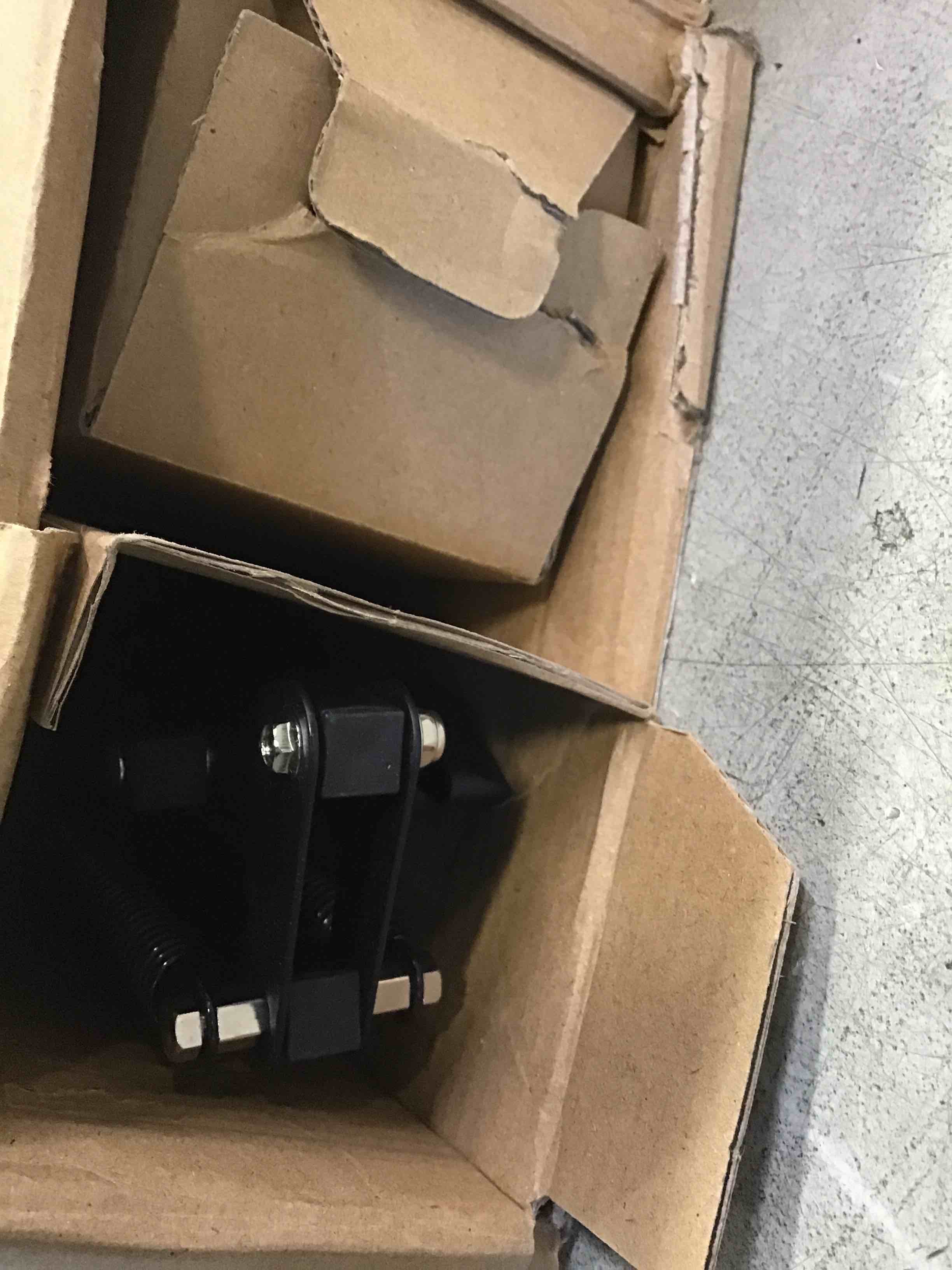 https://s3.amazonaws.com/lotting-images-prod/bidfta/GRN4941262_1704998224047.jpeg