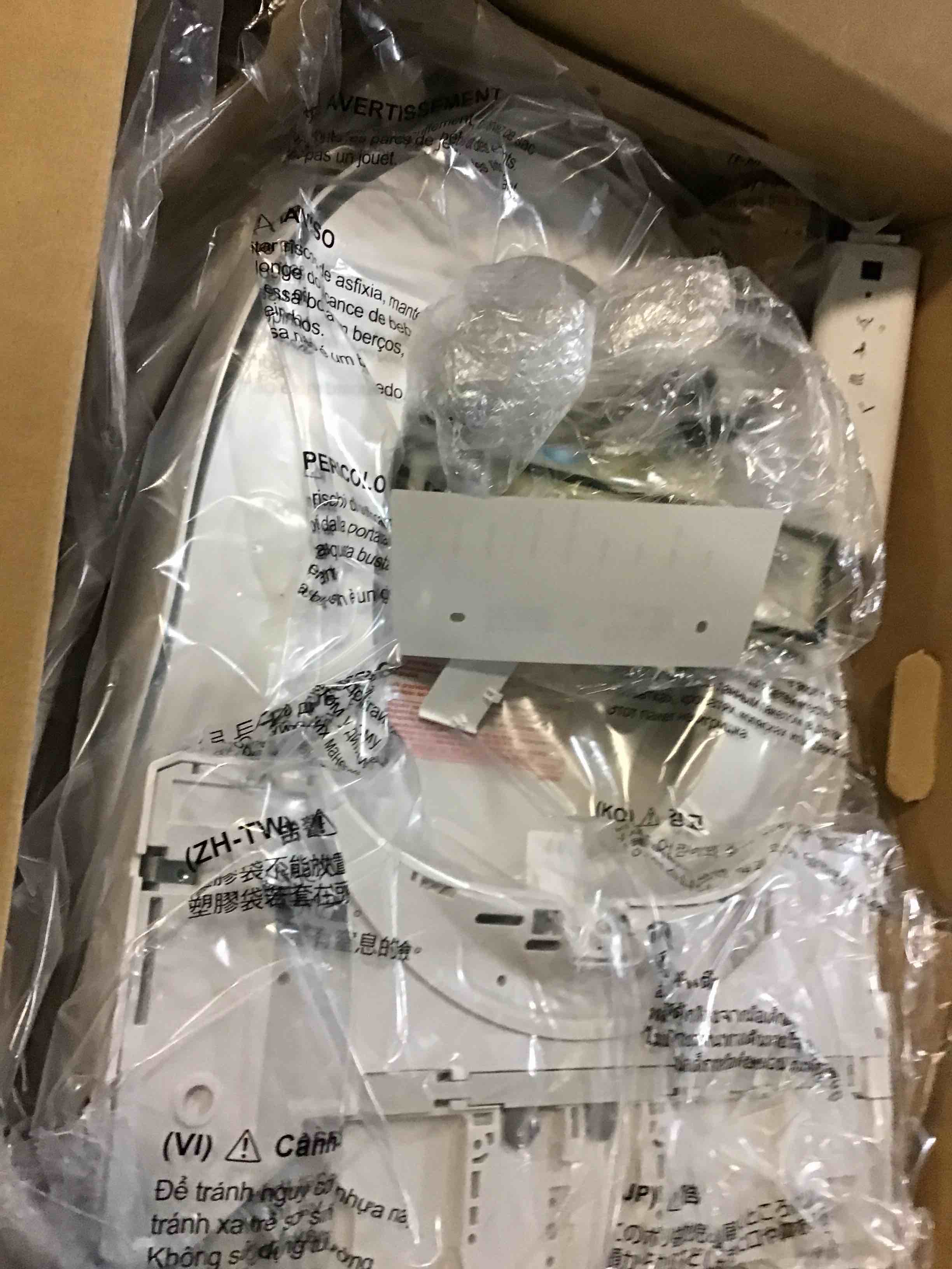 https://s3.amazonaws.com/lotting-images-prod/bidfta/GRN4943329_1702992717571.jpeg