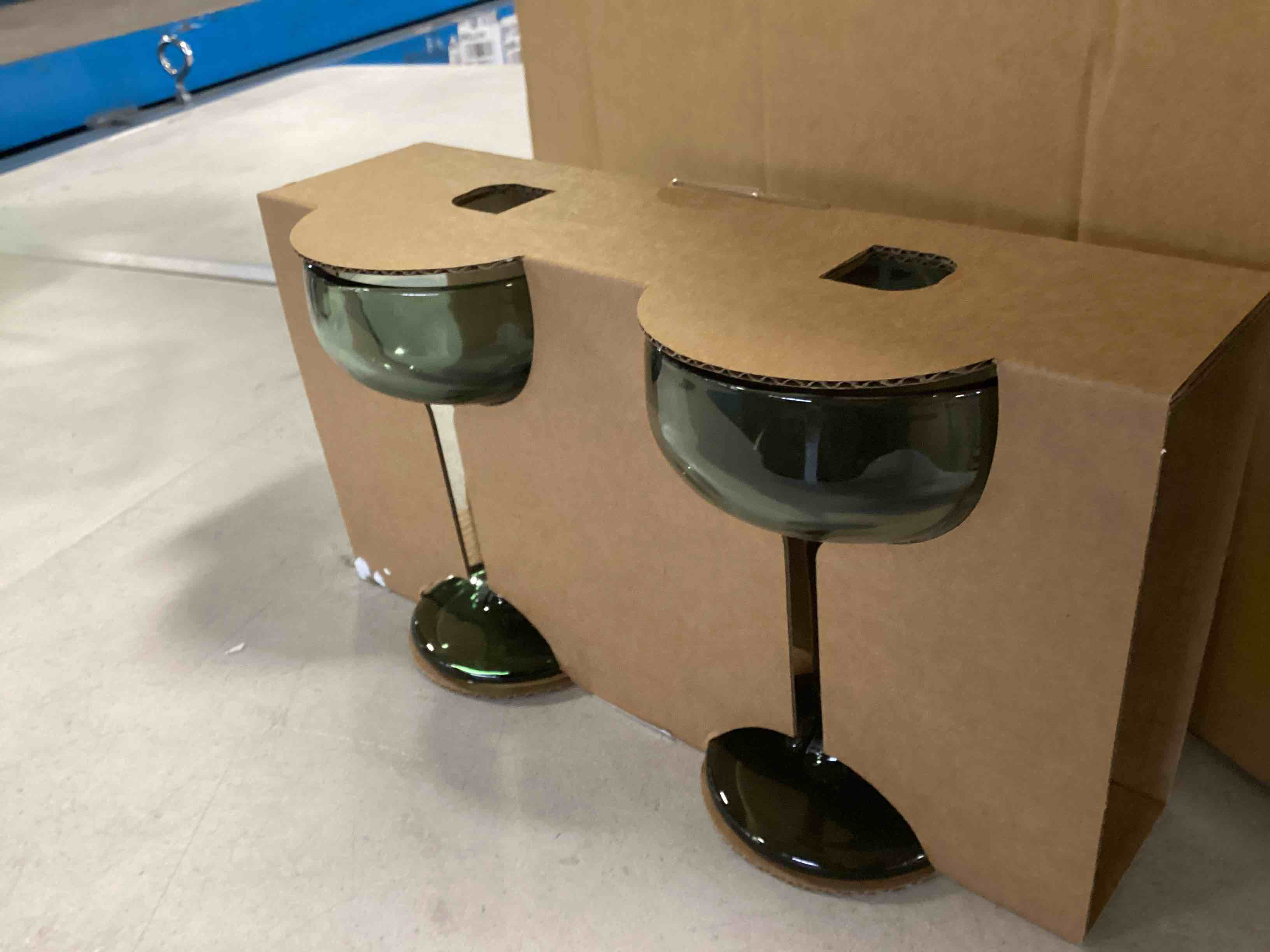 https://s3.amazonaws.com/lotting-images-prod/bidfta/GRN4945059_1703616643132.jpeg