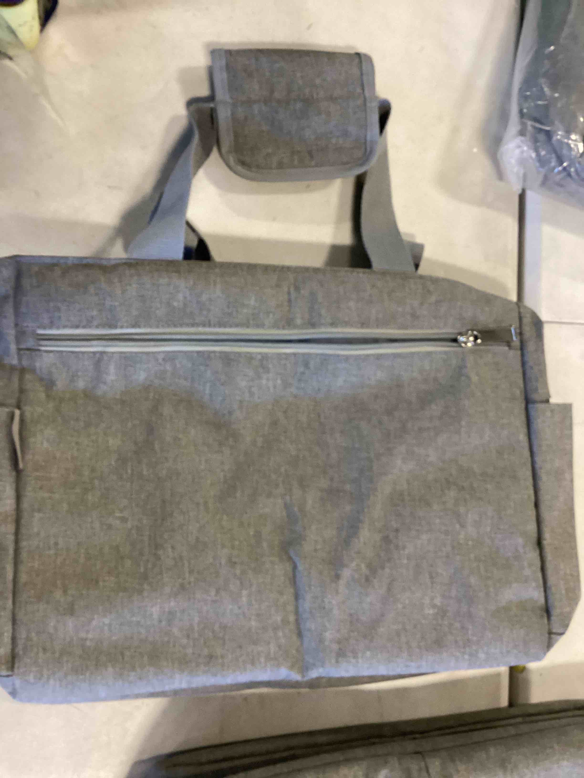 https://s3.amazonaws.com/lotting-images-prod/bidfta/GRN4945163_1703692218514.jpeg
