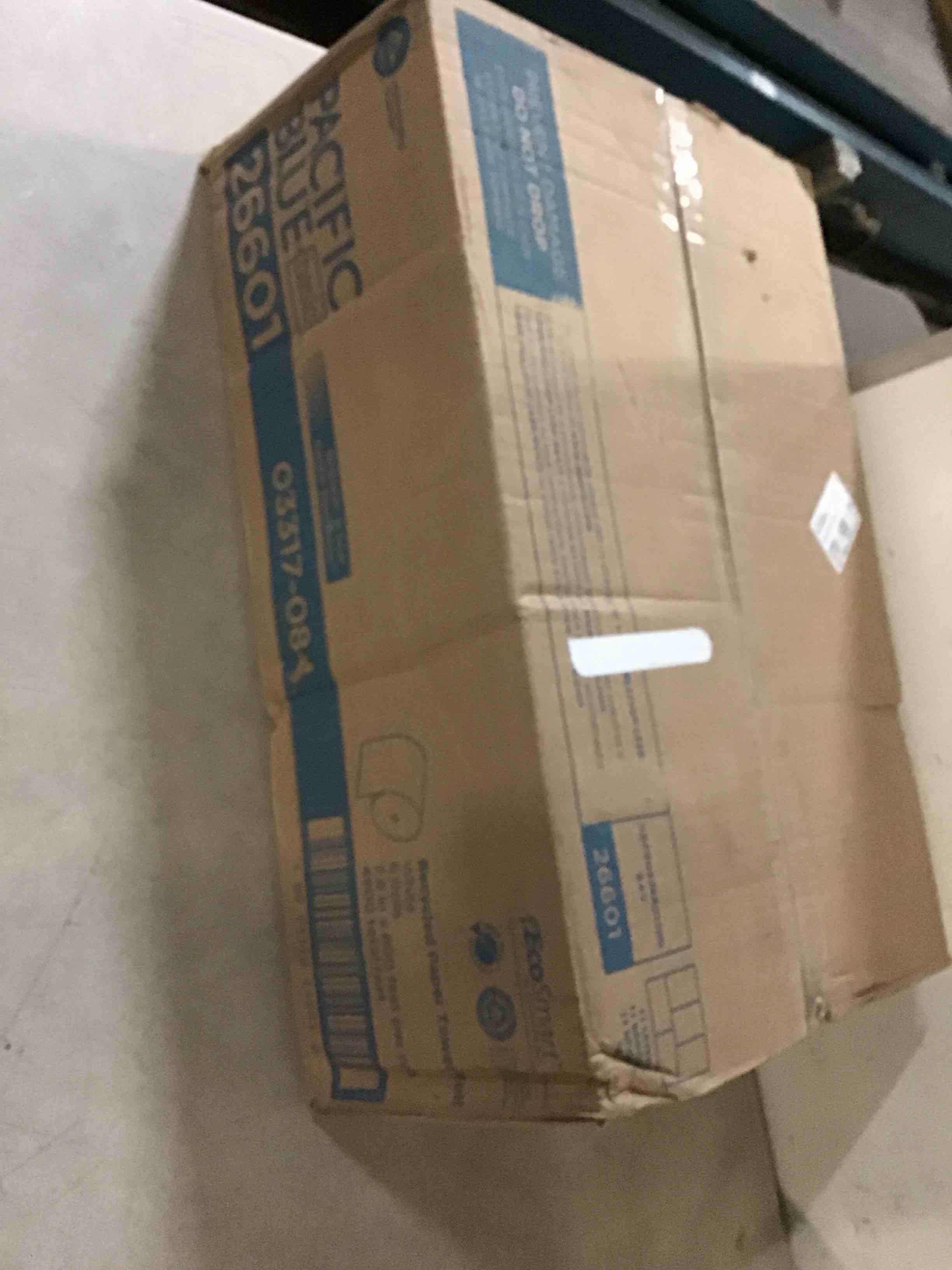 https://s3.amazonaws.com/lotting-images-prod/bidfta/GRN4945981_1702557779081.jpeg