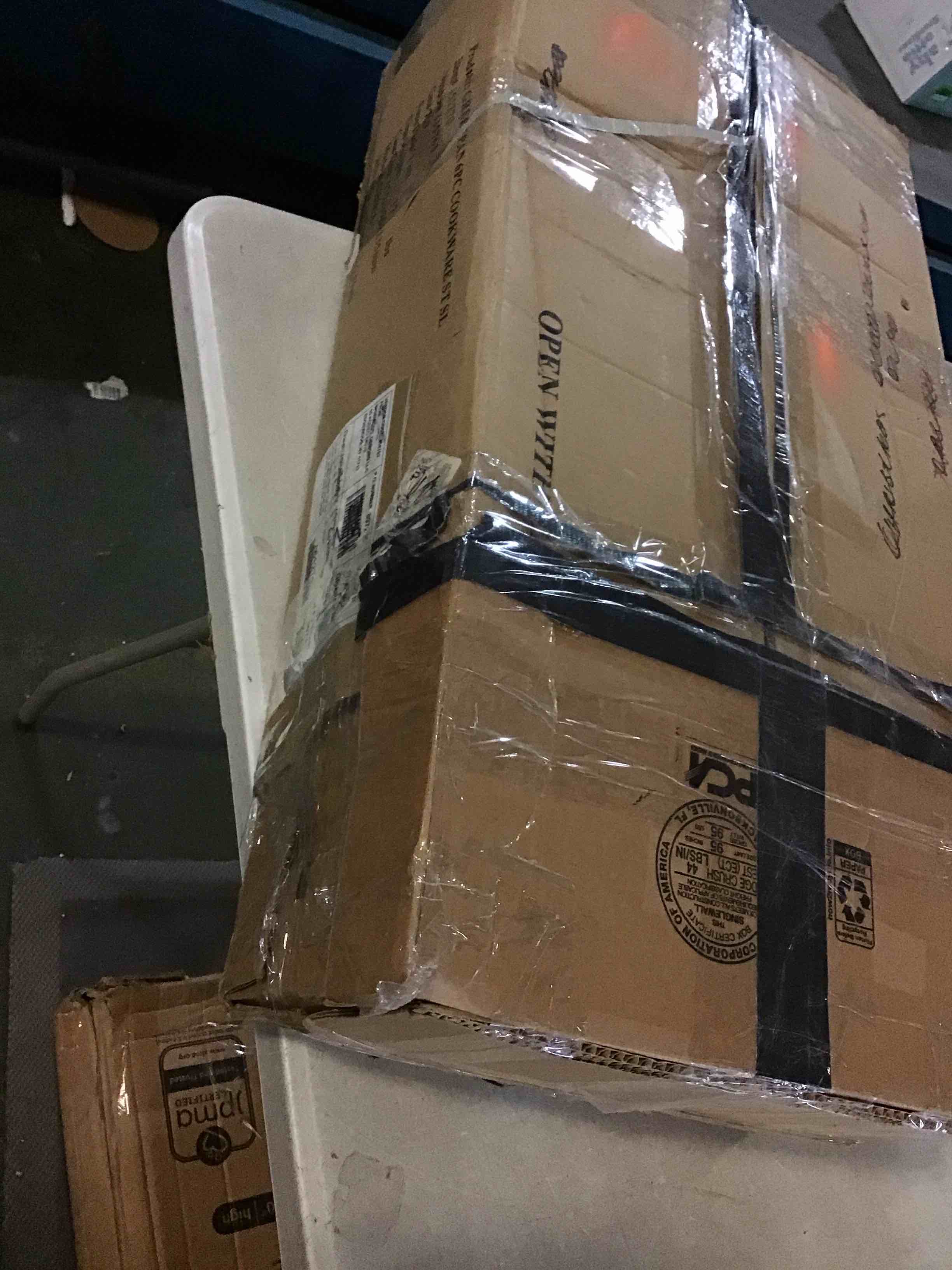 https://s3.amazonaws.com/lotting-images-prod/bidfta/GRN4946777_1702917810090.jpeg
