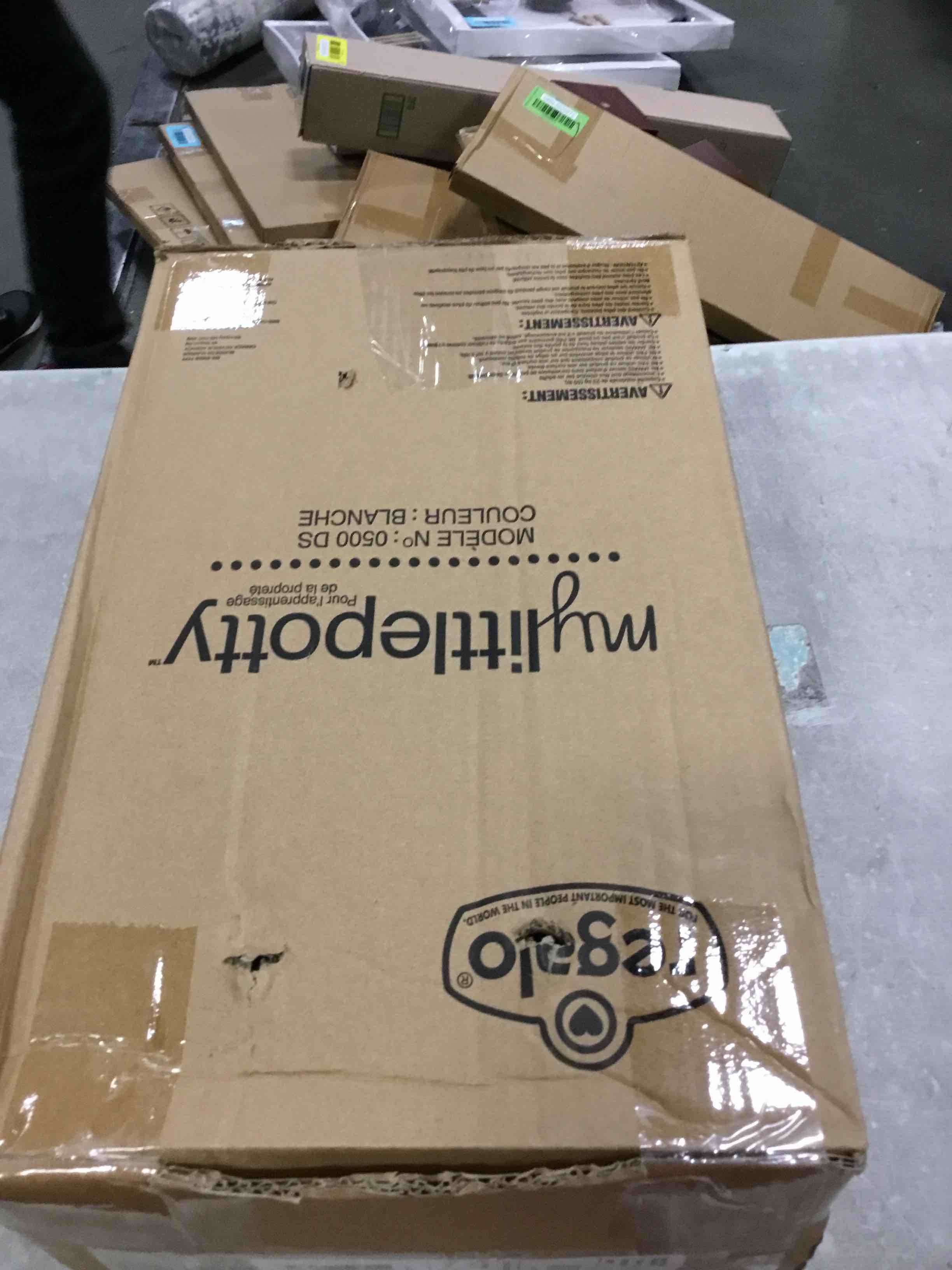 https://s3.amazonaws.com/lotting-images-prod/bidfta/GRN4948267_1703339398526.jpeg