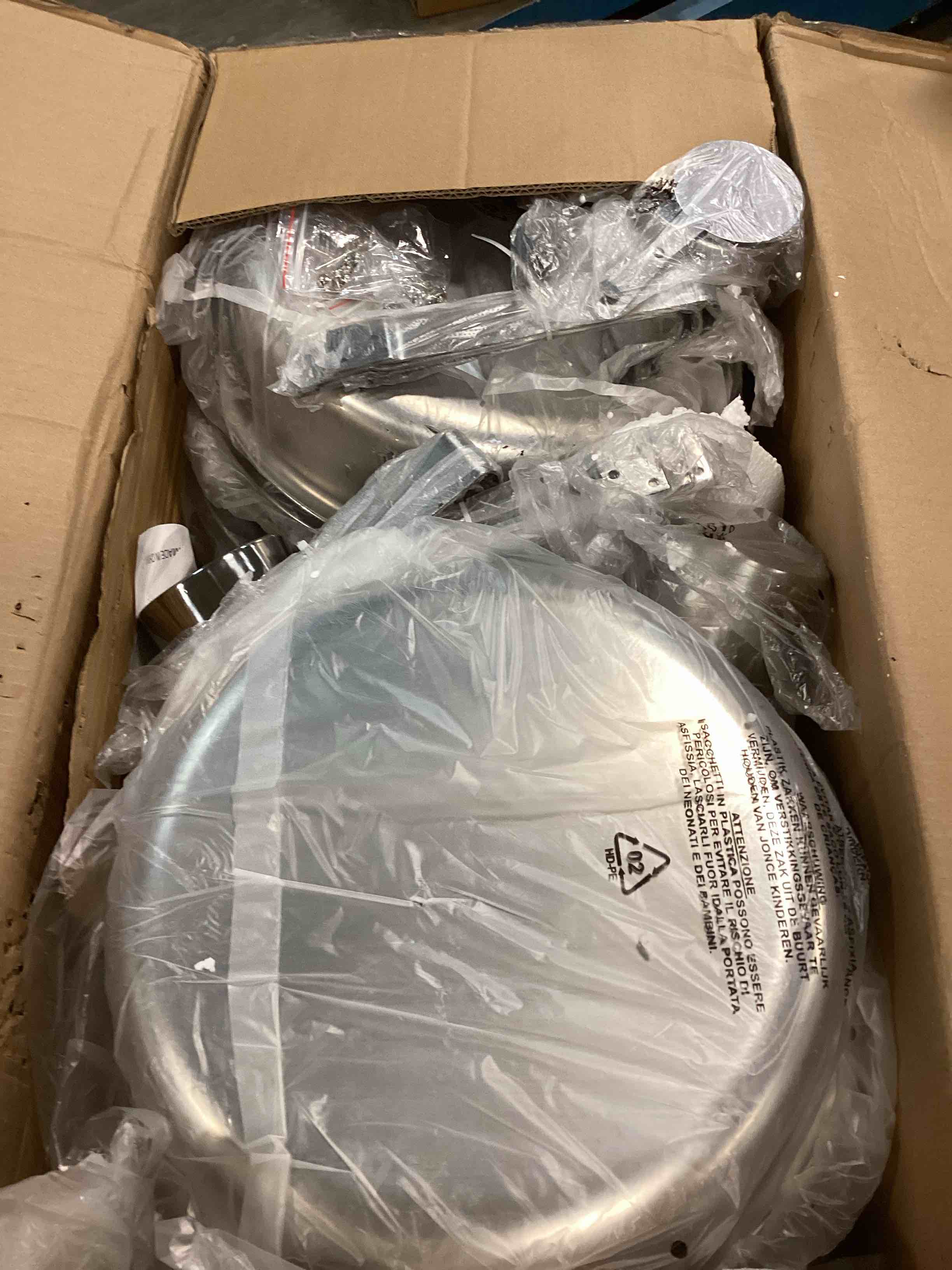 https://s3.amazonaws.com/lotting-images-prod/bidfta/GRN4951835_1703618997984.jpeg