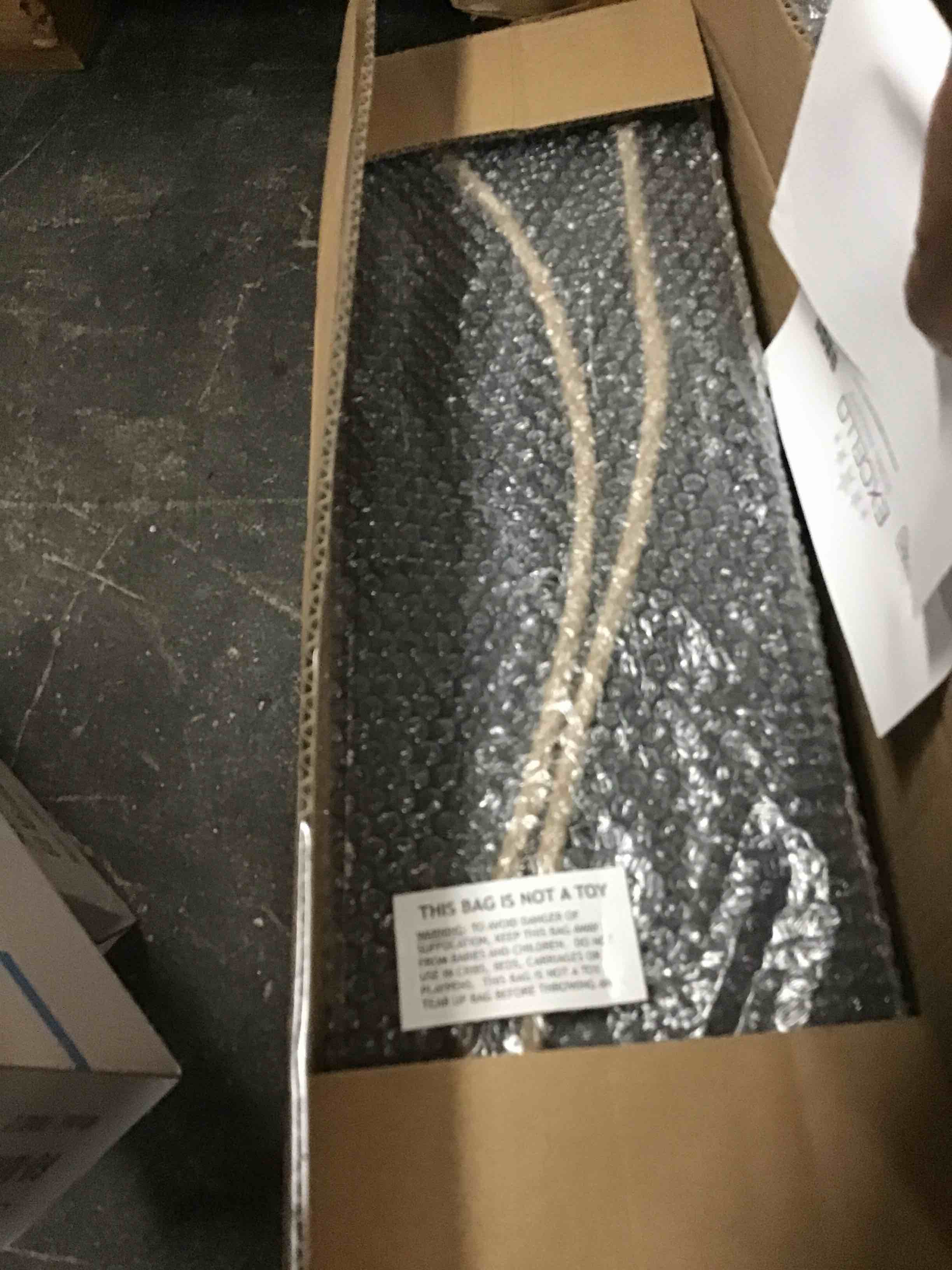 https://s3.amazonaws.com/lotting-images-prod/bidfta/GRN4967885_1693247547051.jpeg