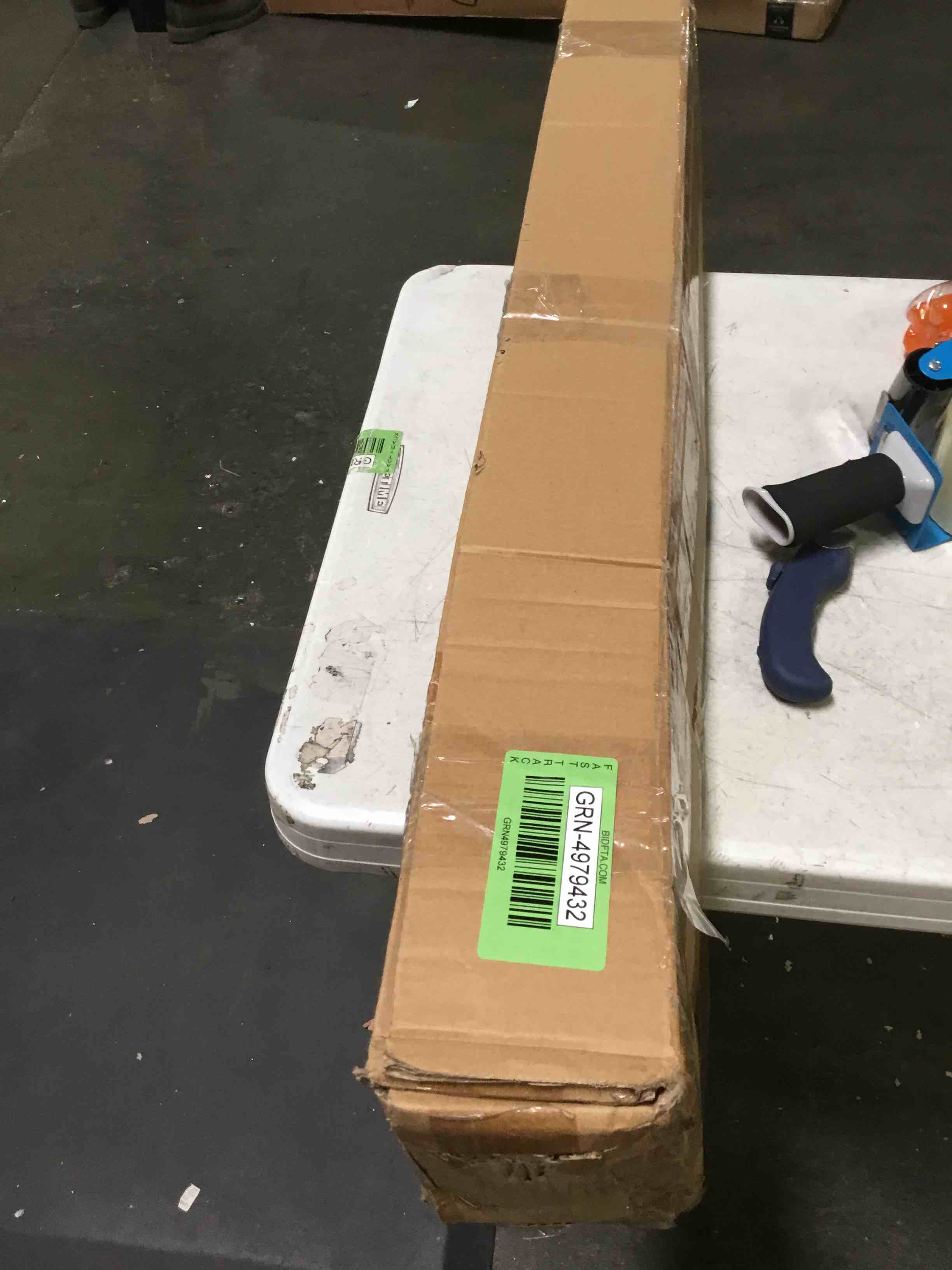 https://s3.amazonaws.com/lotting-images-prod/bidfta/GRN4979432_1686849854168.jpeg