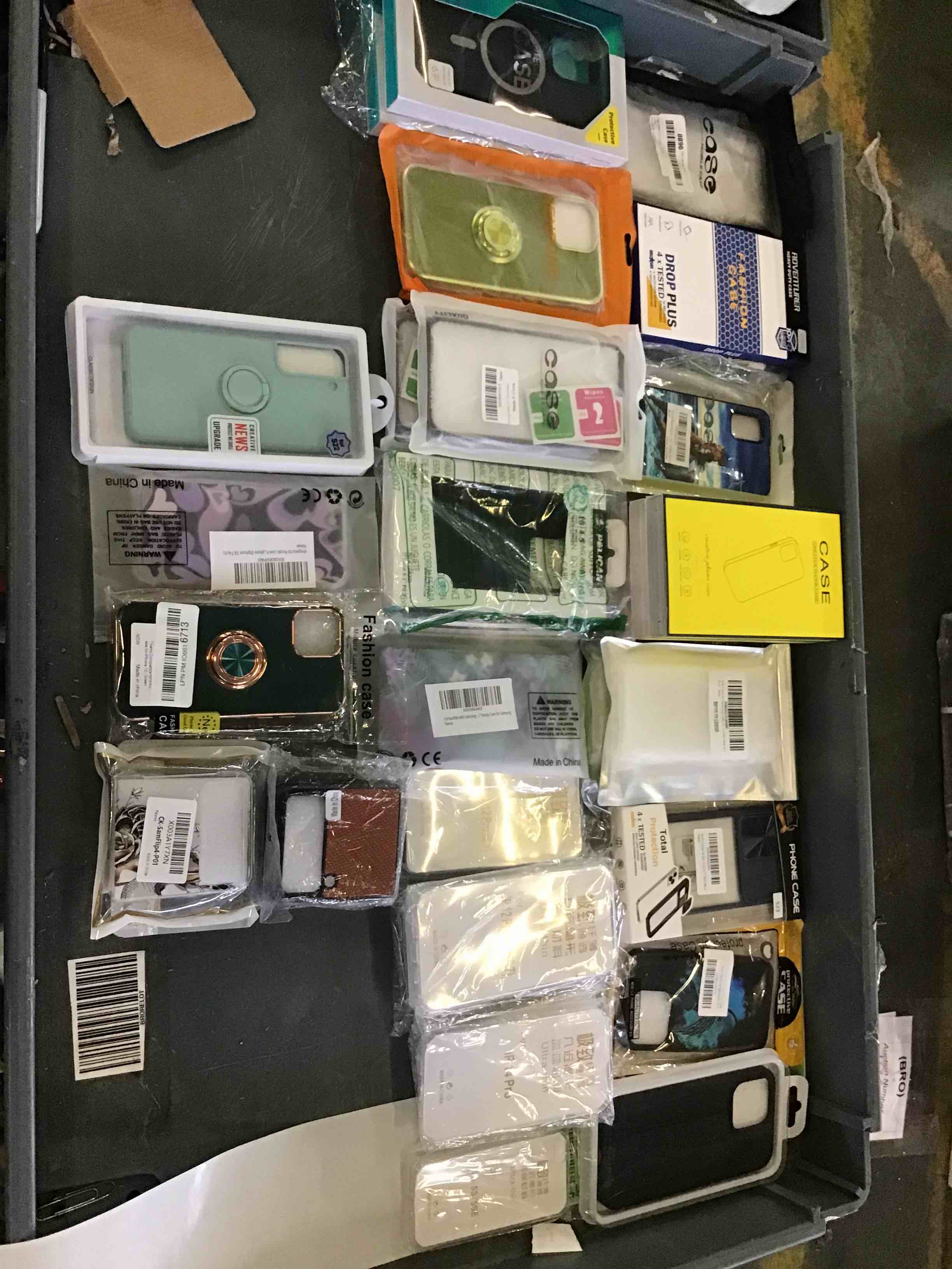 Lot of 32 Random Phone Cases of Various Models/Colors/Brands (iPhone SE-14, Samsung Galaxy S22, Google Pixel, Samsung Flip) (Black, Purple, Pink, steal, Gold, Green, Clear)