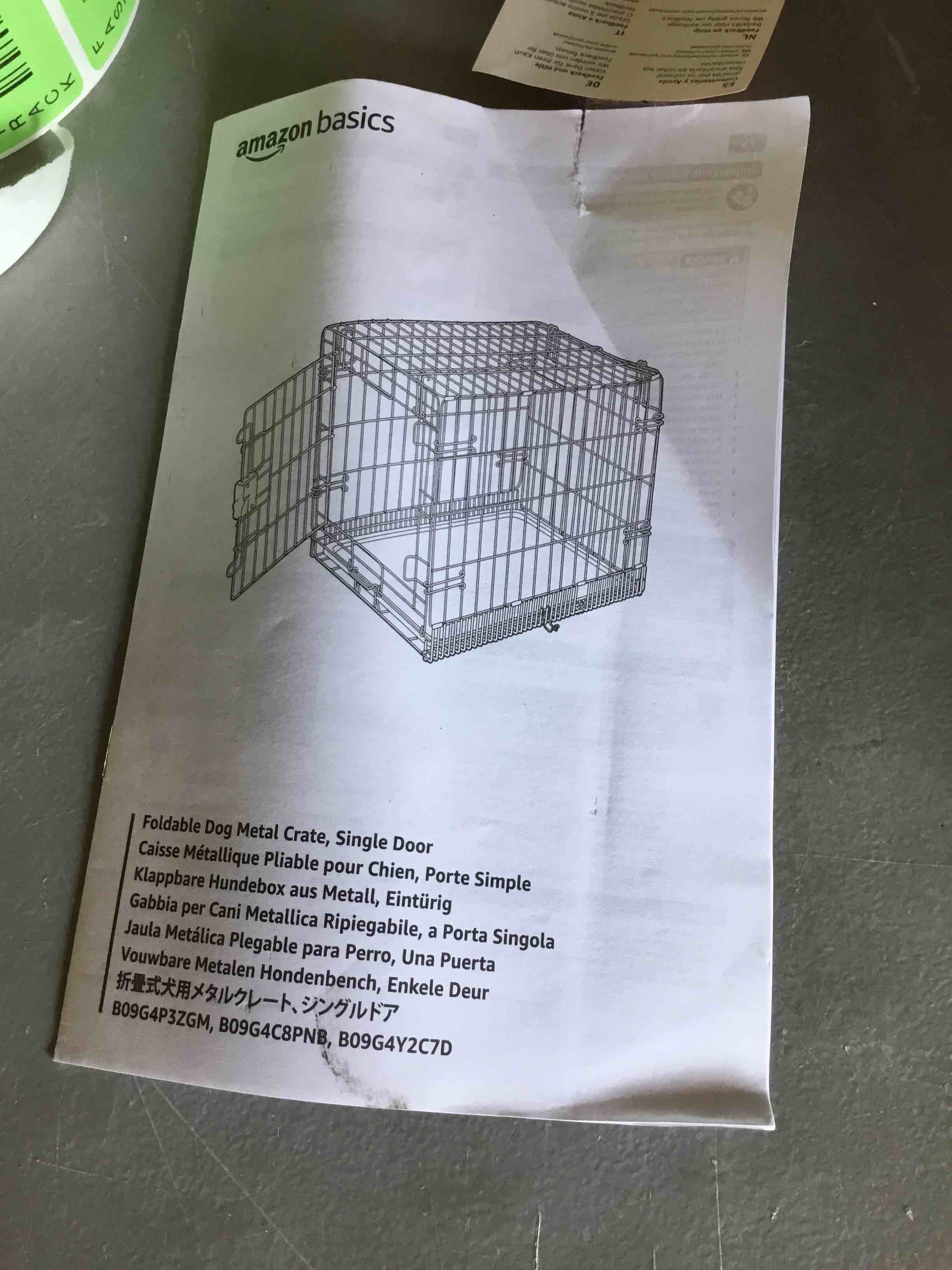 Amazon Basics Foldable Metal Wire Dog Crate with Tray,