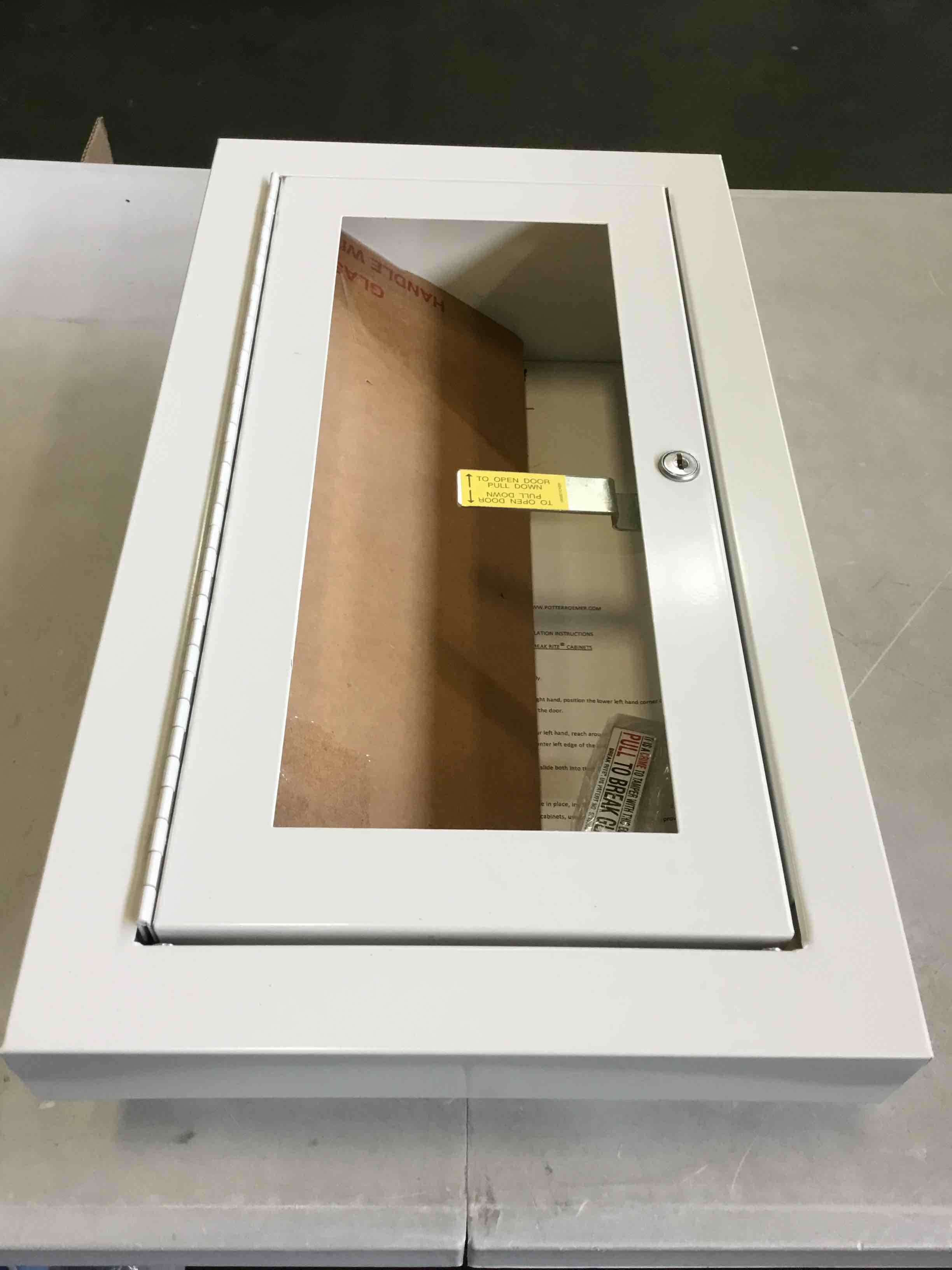 https://s3.amazonaws.com/lotting-images-prod/bidfta/GRN5037065_1690469447614.jpeg