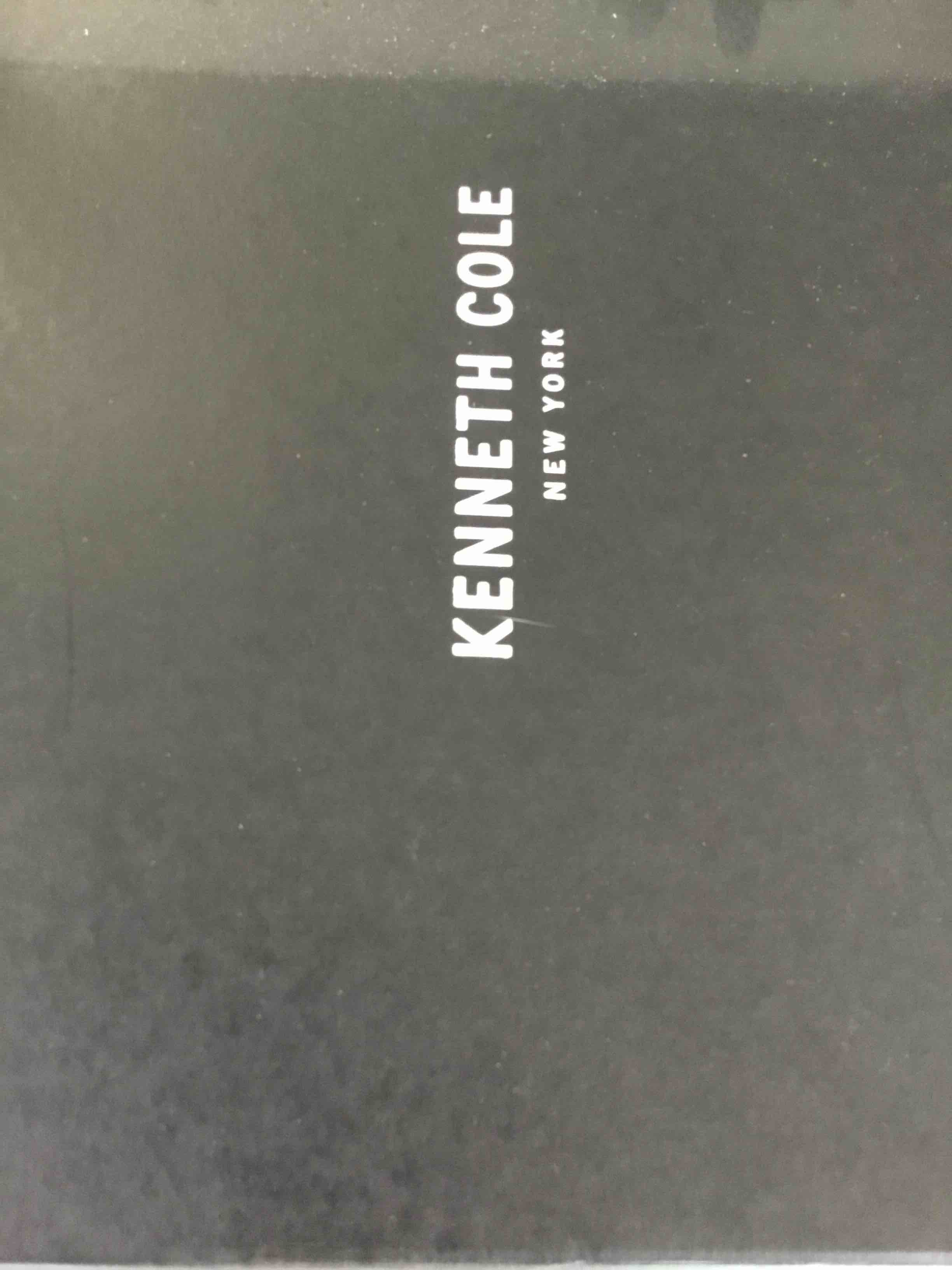 https://s3.amazonaws.com/lotting-images-prod/bidfta/GRN5037589_1687444044659.jpeg