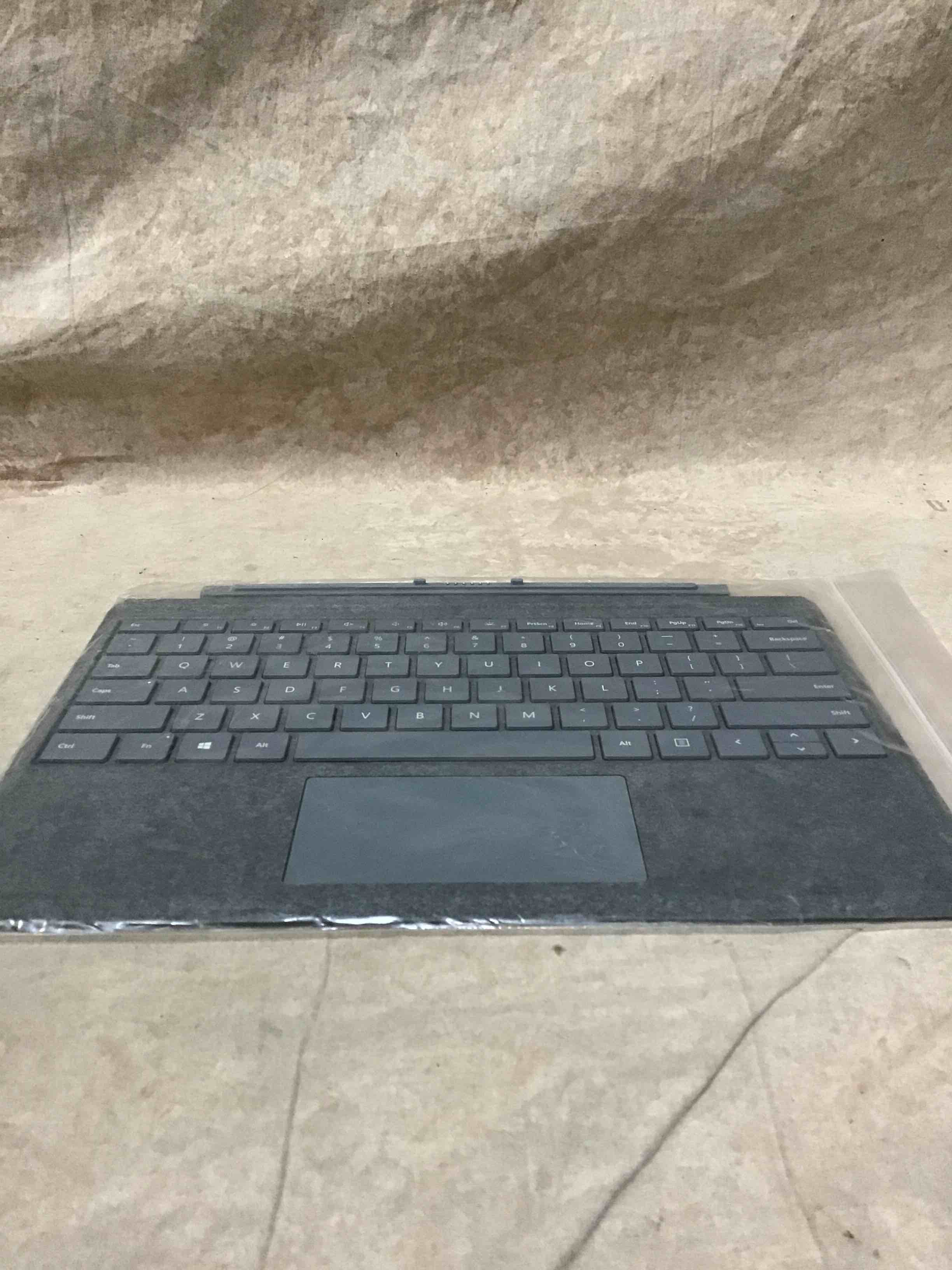 https://s3.amazonaws.com/lotting-images-prod/bidfta/GRN5053620_1730302409888.jpeg