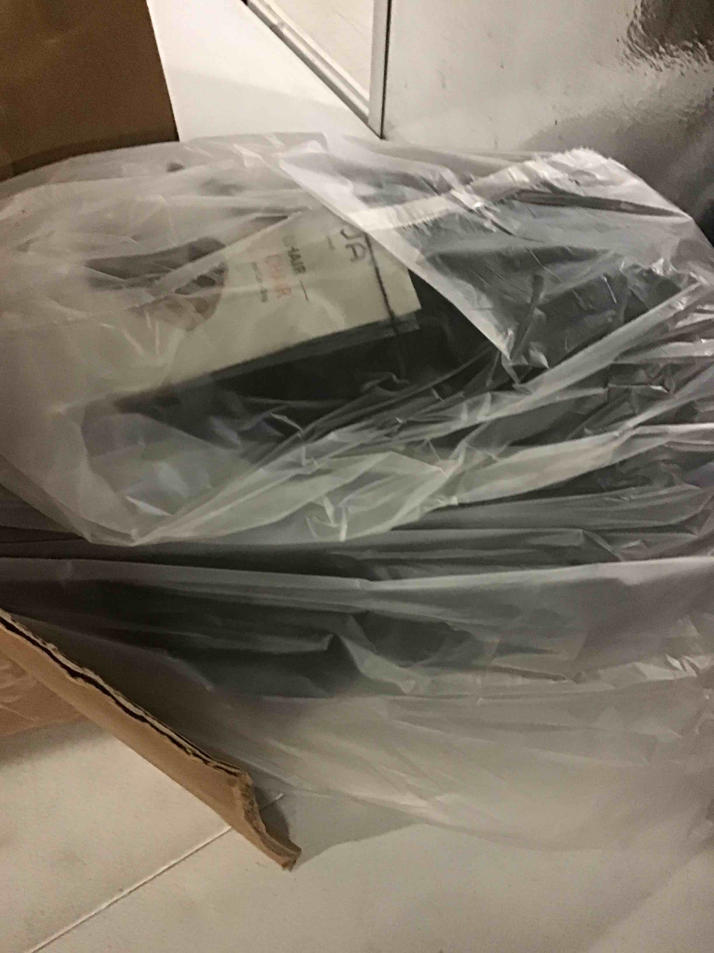 https://s3.amazonaws.com/lotting-images-prod/bidfta/GRN5080064_1695640416287.jpeg