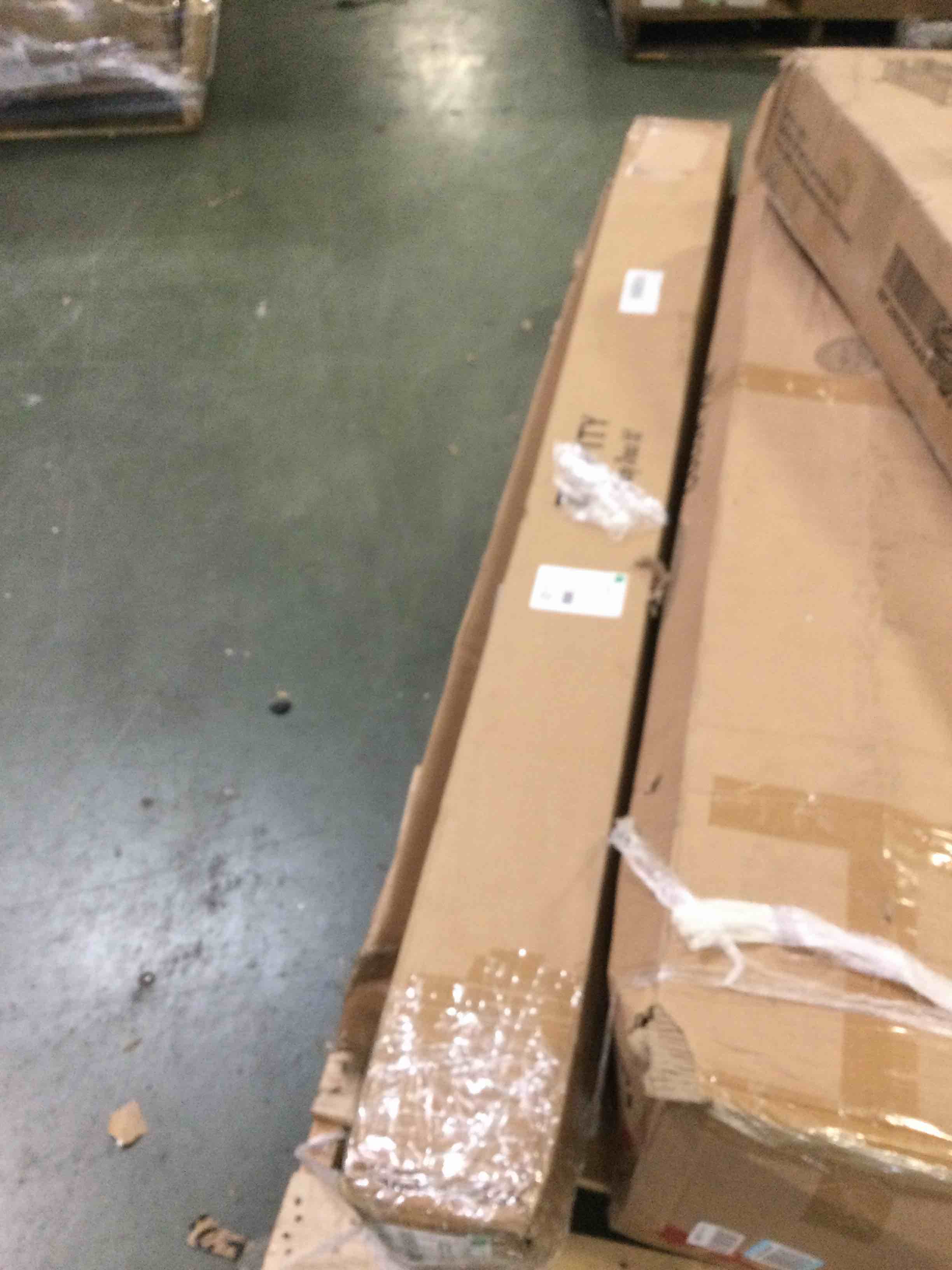 https://s3.amazonaws.com/lotting-images-prod/bidfta/GRN5081643_1694780596722.jpeg