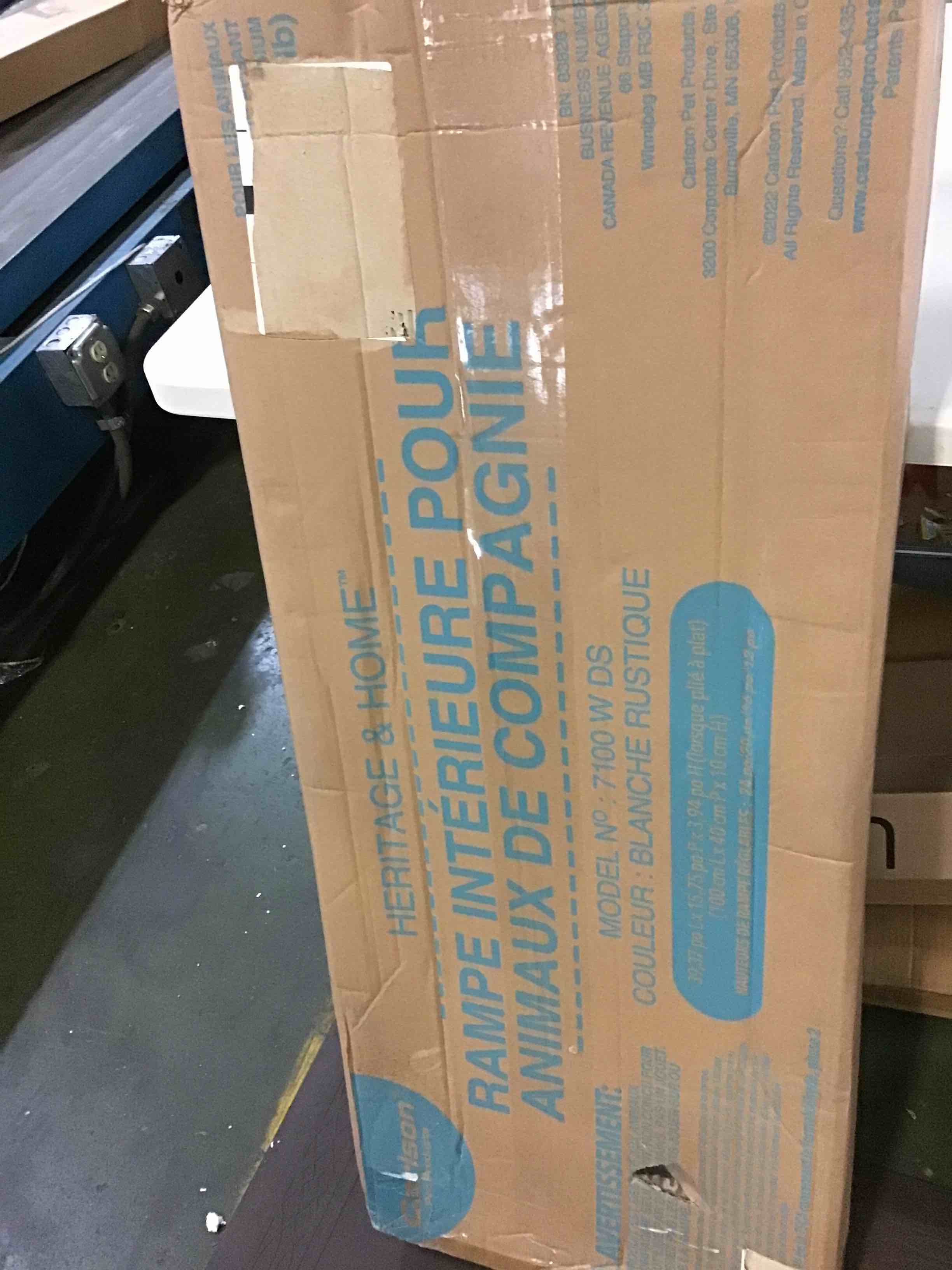 https://s3.amazonaws.com/lotting-images-prod/bidfta/GRN5083510_1694864872858.jpeg