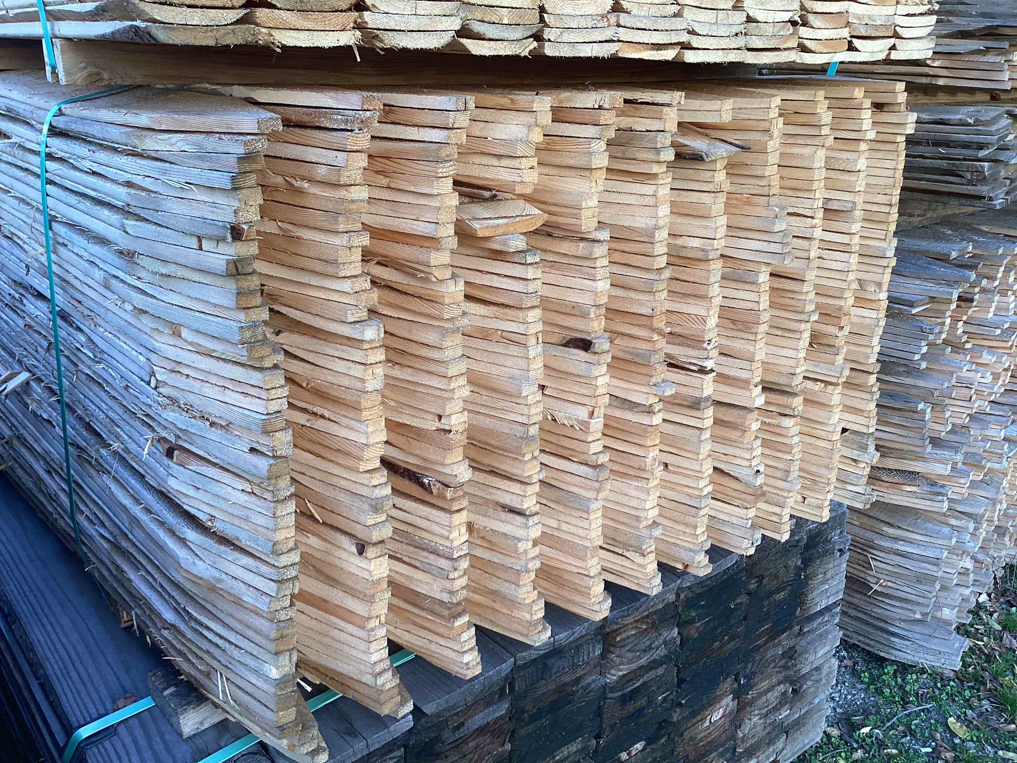 143 rustic 1/2x4x6’ fence pickets your bid per picket 