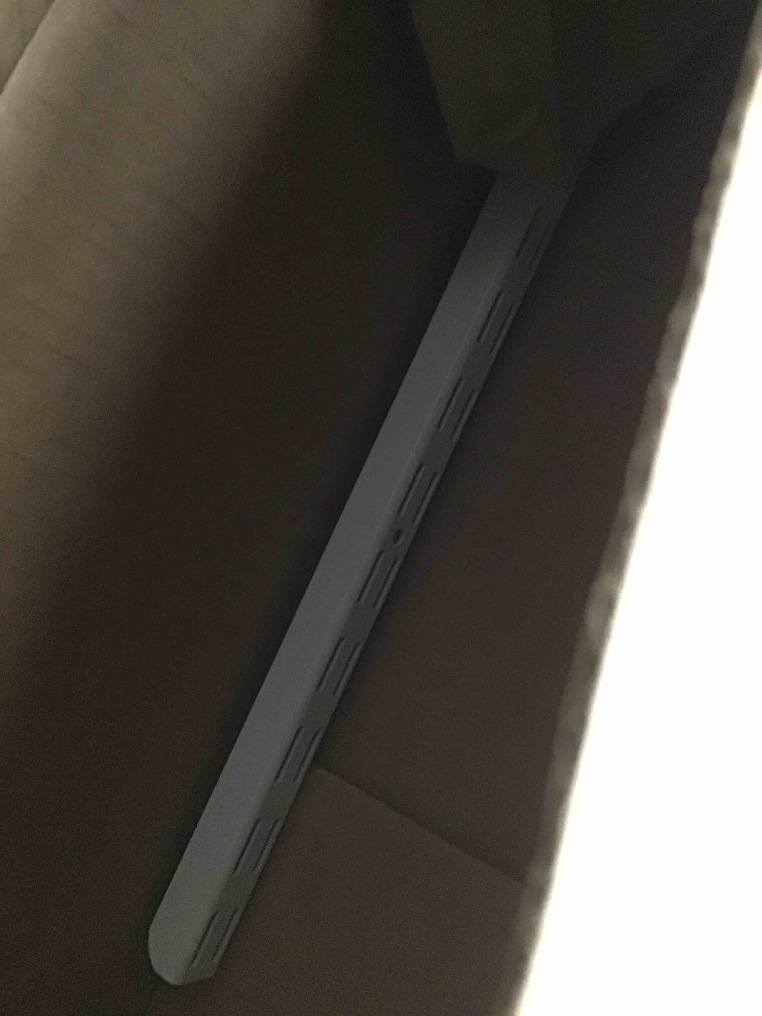 https://s3.amazonaws.com/lotting-images-prod/bidfta/GRN5105928_1709059690778.jpeg