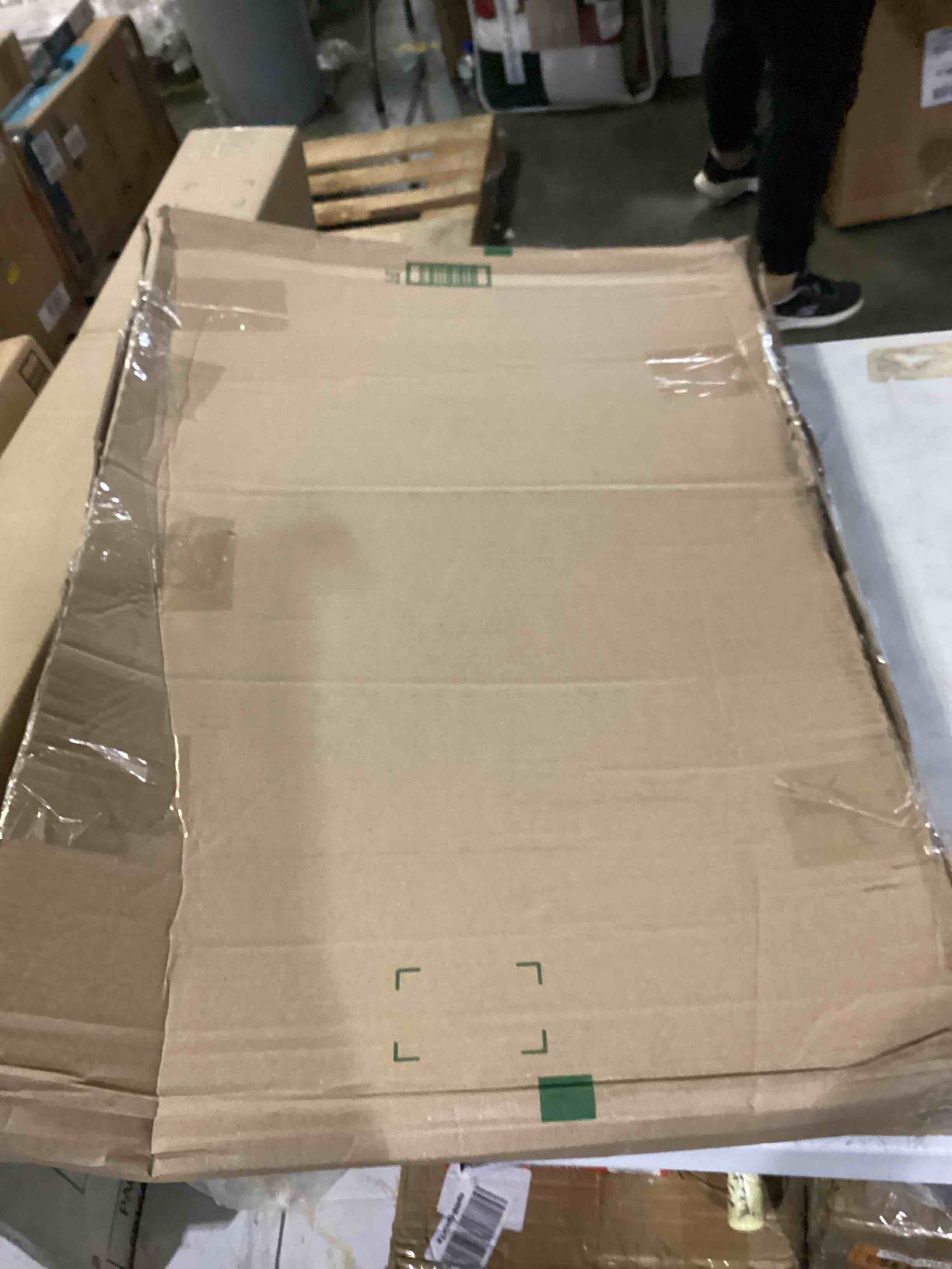 https://s3.amazonaws.com/lotting-images-prod/bidfta/GRN5131959_1717673726211.jpeg