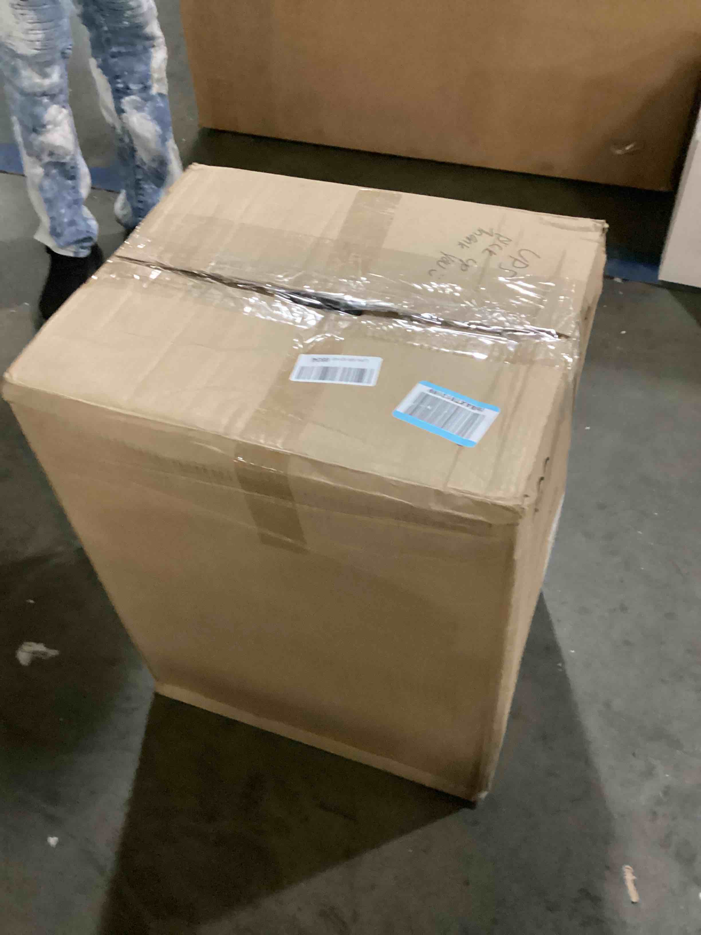 https://s3.amazonaws.com/lotting-images-prod/bidfta/GRN5132113_1717760681213.jpeg