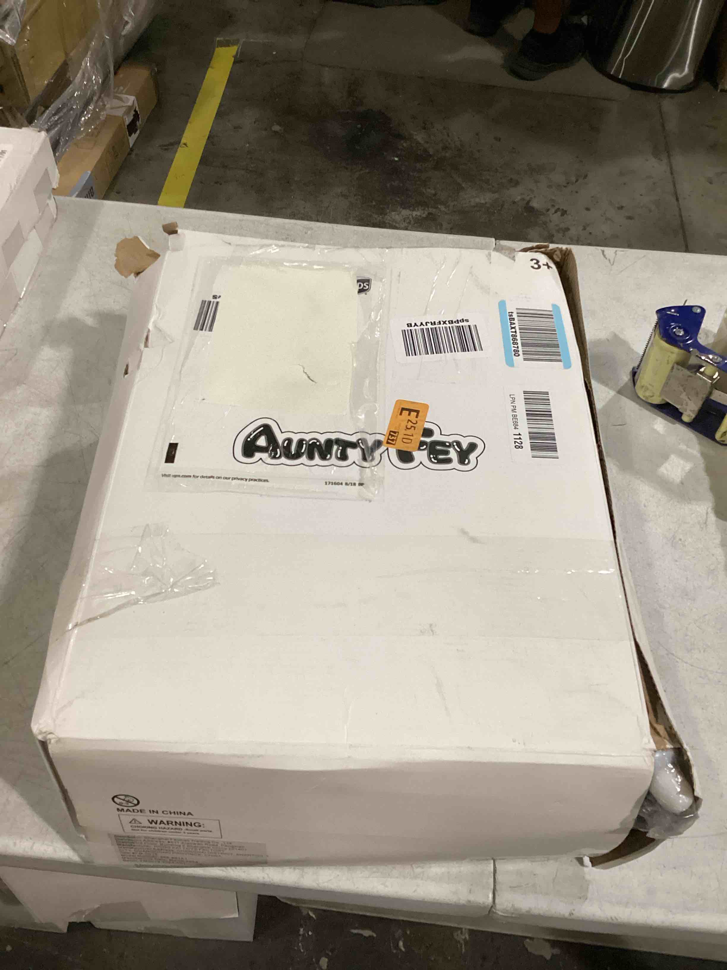 https://s3.amazonaws.com/lotting-images-prod/bidfta/GRN5133170_1724326817215.jpeg