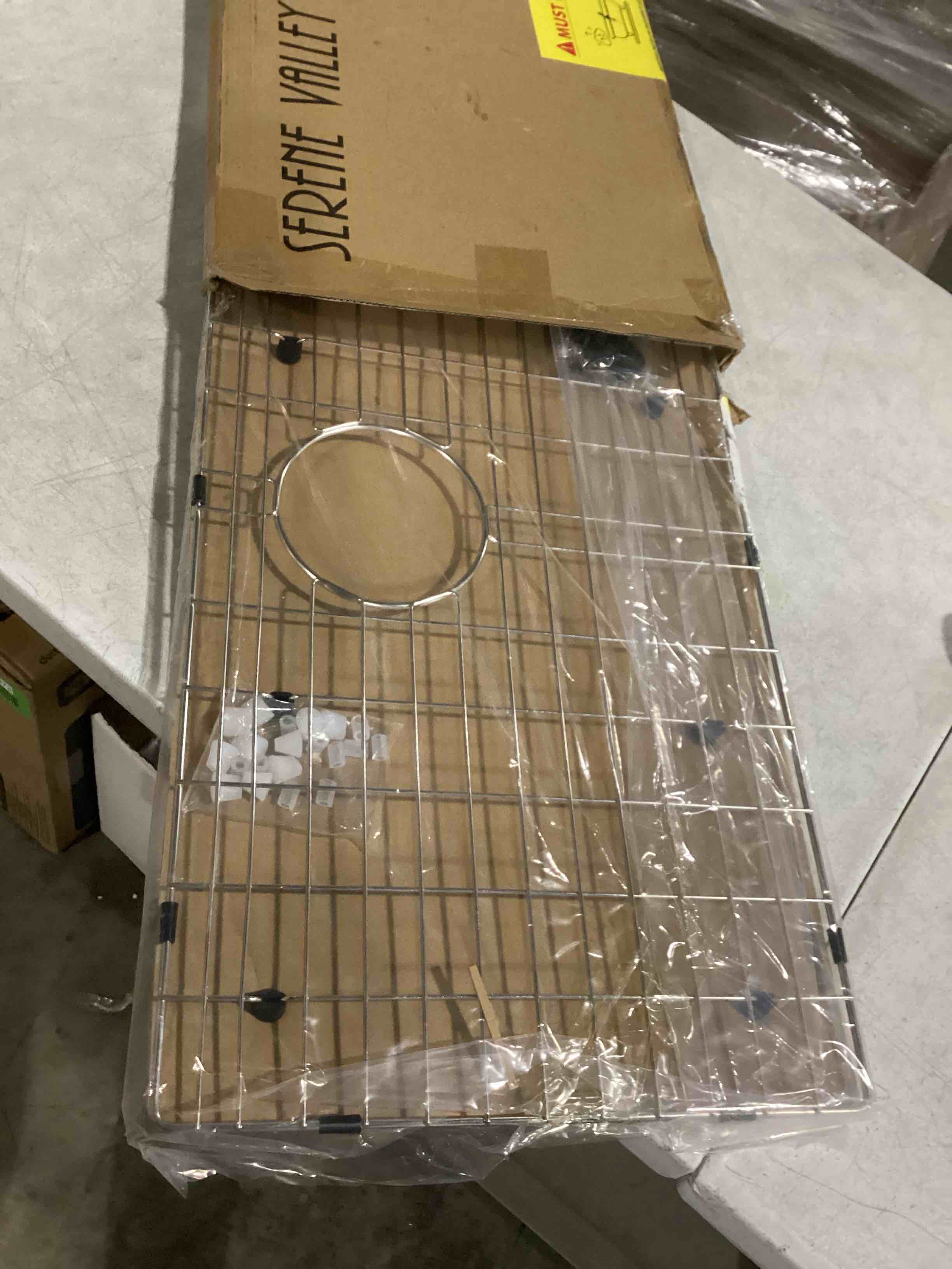 https://s3.amazonaws.com/lotting-images-prod/bidfta/GRN5134200_1718376700995.jpeg