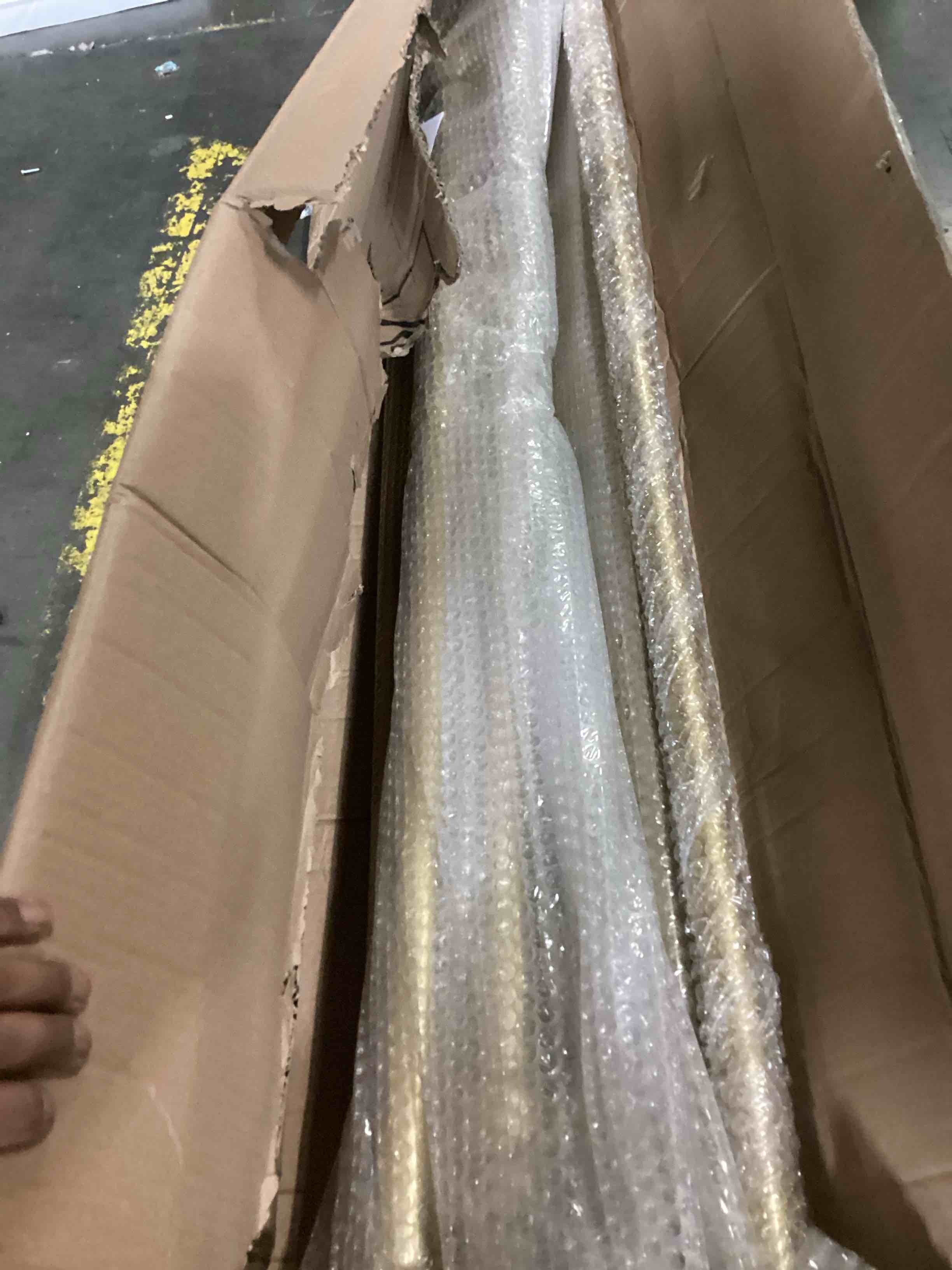 https://s3.amazonaws.com/lotting-images-prod/bidfta/GRN5138544_1718195126204.jpeg