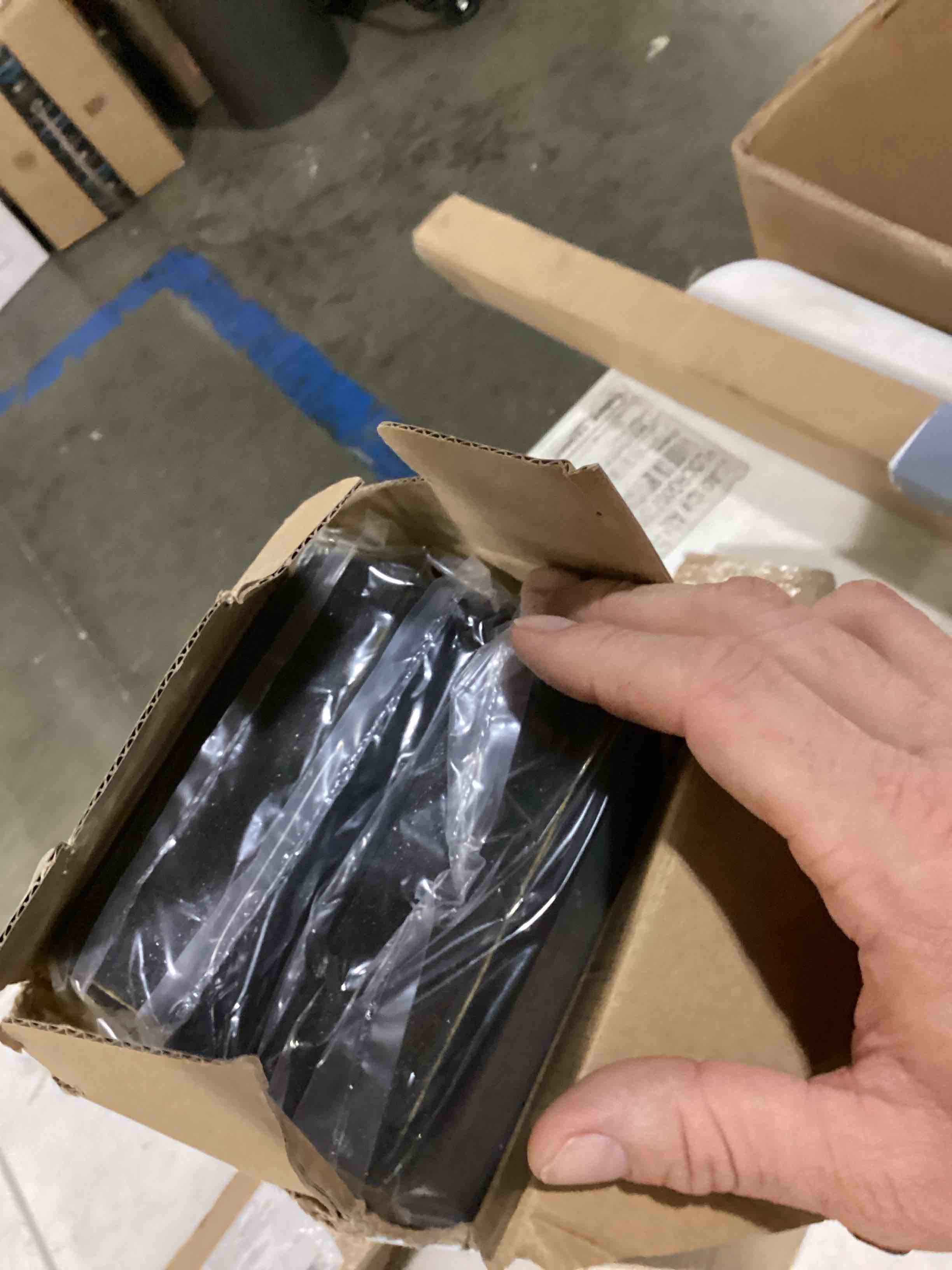 https://s3.amazonaws.com/lotting-images-prod/bidfta/GRN5140401_1718717354464.jpeg