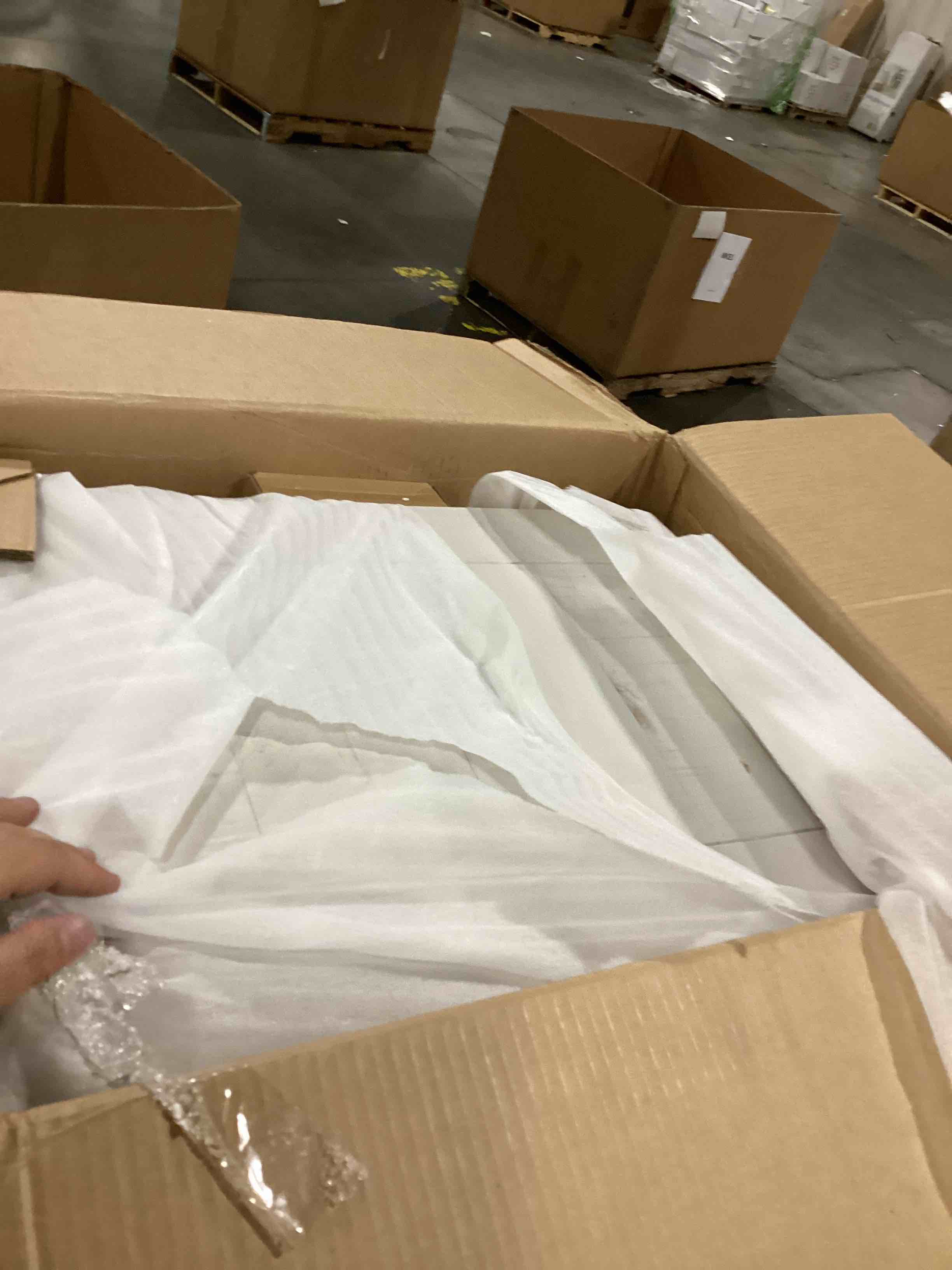 https://s3.amazonaws.com/lotting-images-prod/bidfta/GRN5141566_1719403914316.jpeg
