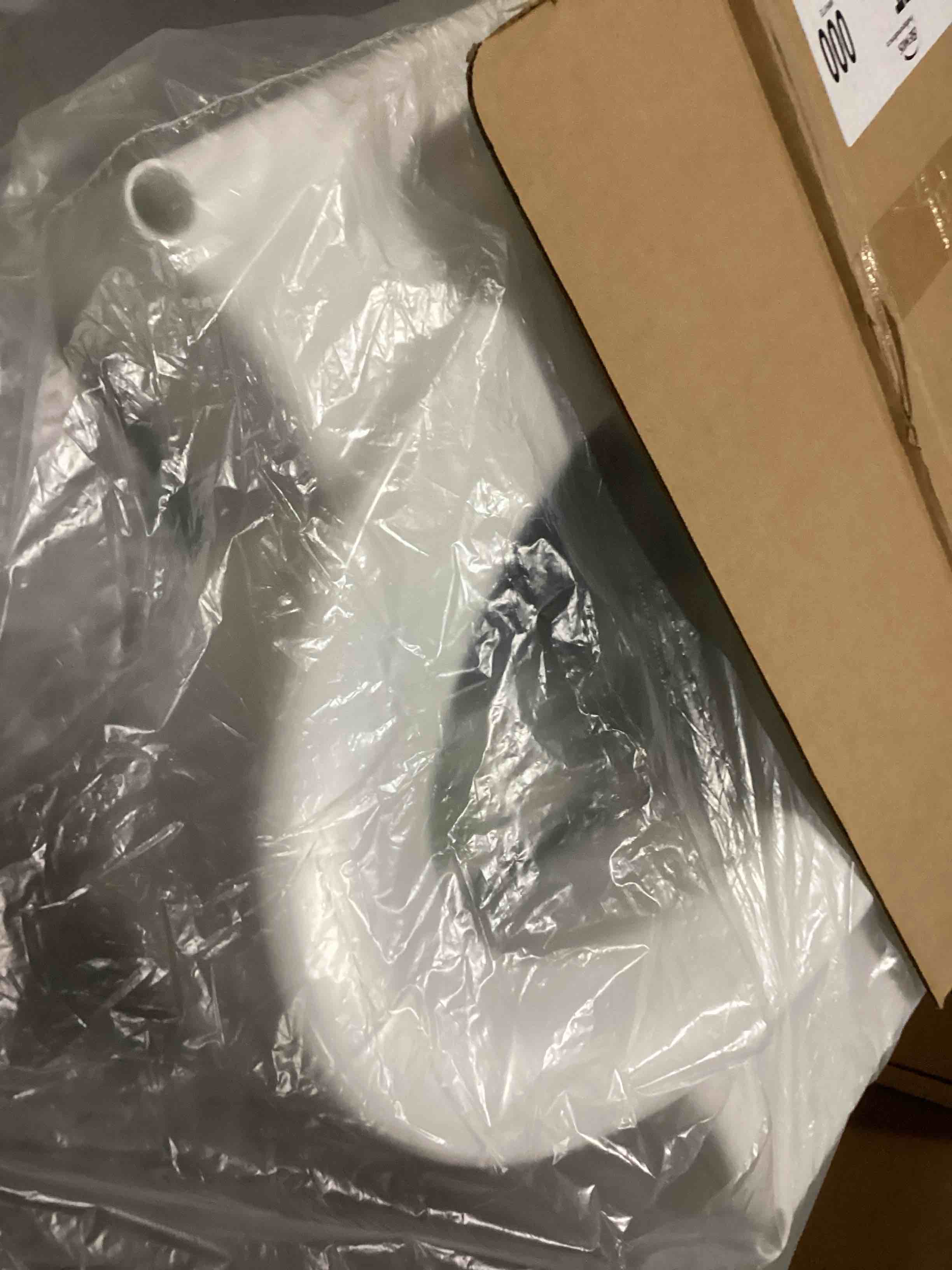 https://s3.amazonaws.com/lotting-images-prod/bidfta/GRN5143305_1718716209672.jpeg