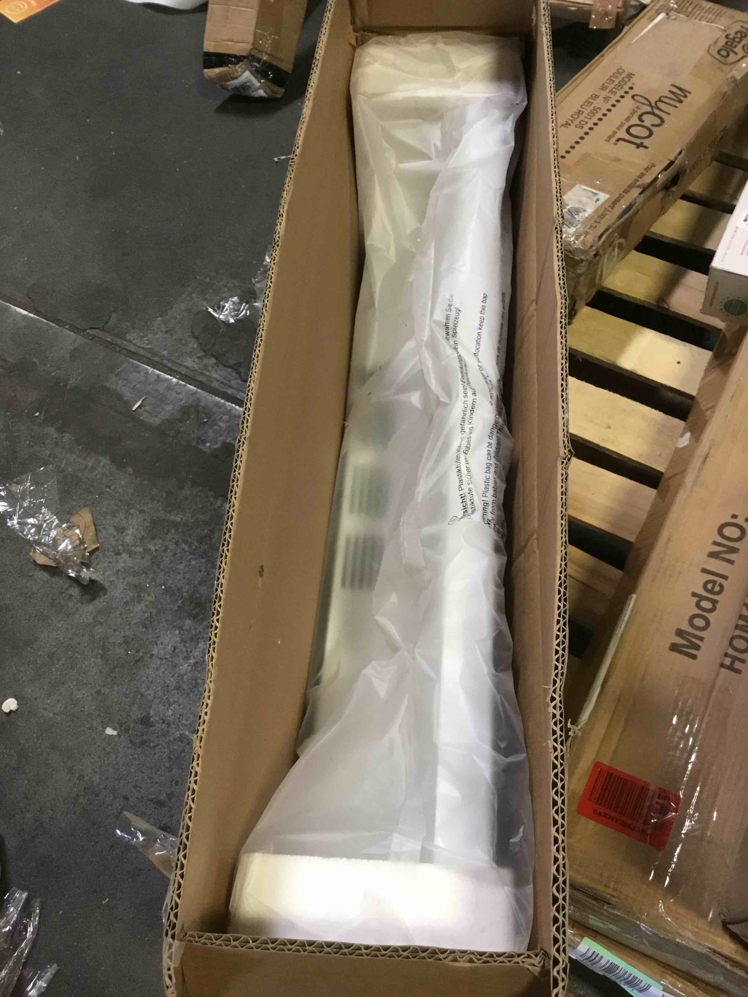 https://s3.amazonaws.com/lotting-images-prod/bidfta/GRN5151856_1695396801766.jpeg
