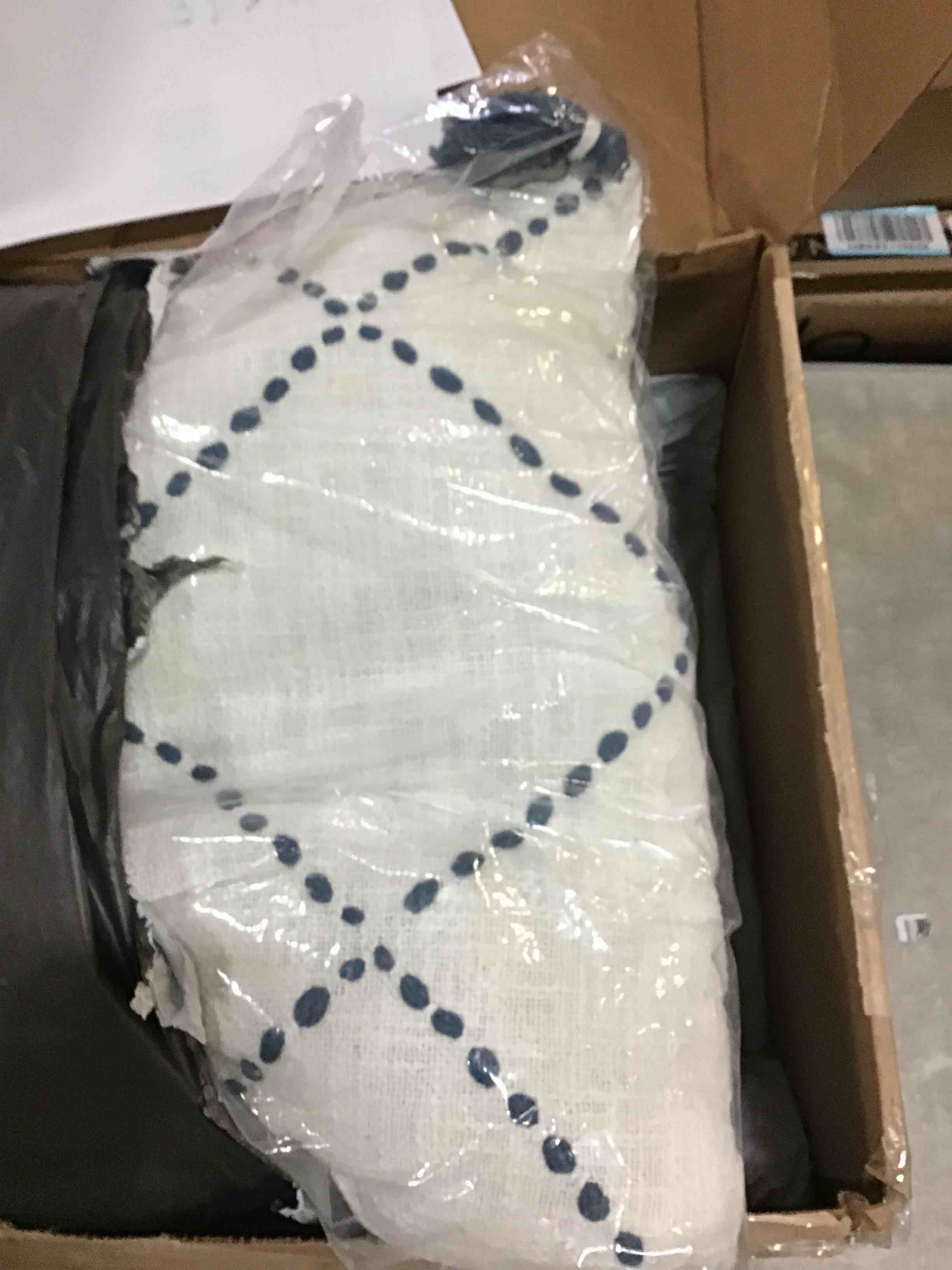 https://s3.amazonaws.com/lotting-images-prod/bidfta/GRN5153313_1695311902864.jpeg