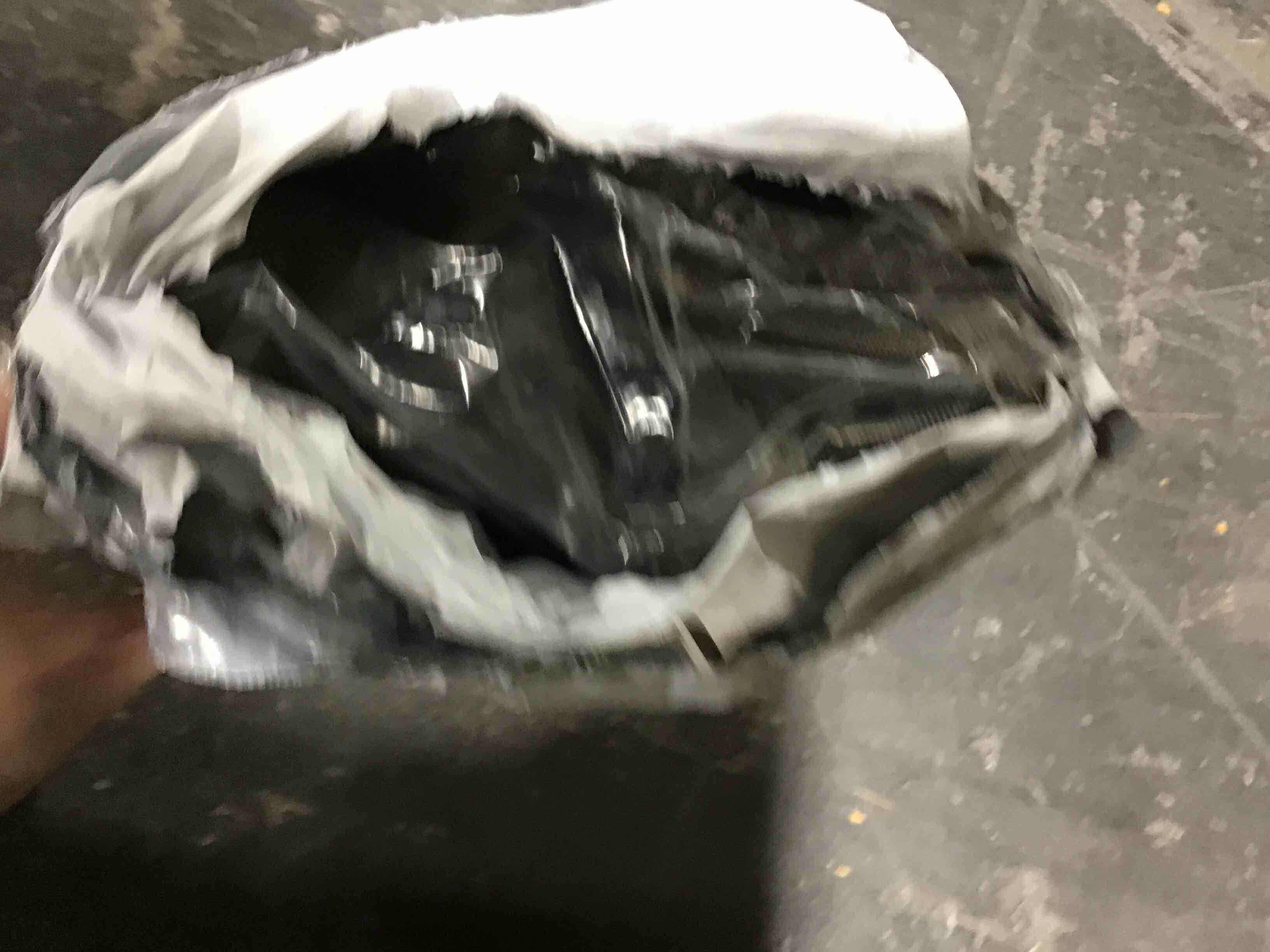 https://s3.amazonaws.com/lotting-images-prod/bidfta/GRN5156324_1697487115156.jpeg