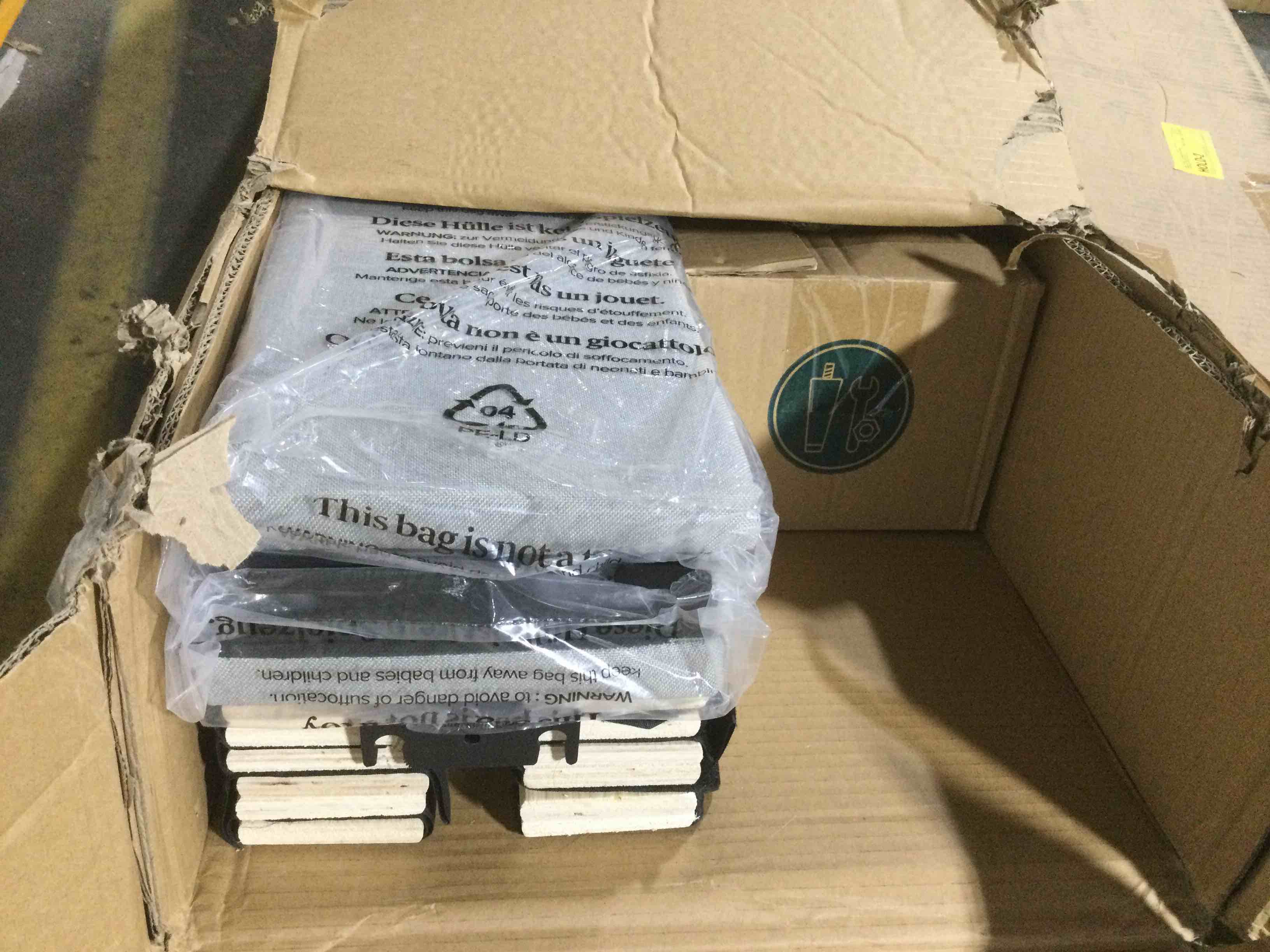 https://s3.amazonaws.com/lotting-images-prod/bidfta/GRN5156864_1700596880080.jpeg