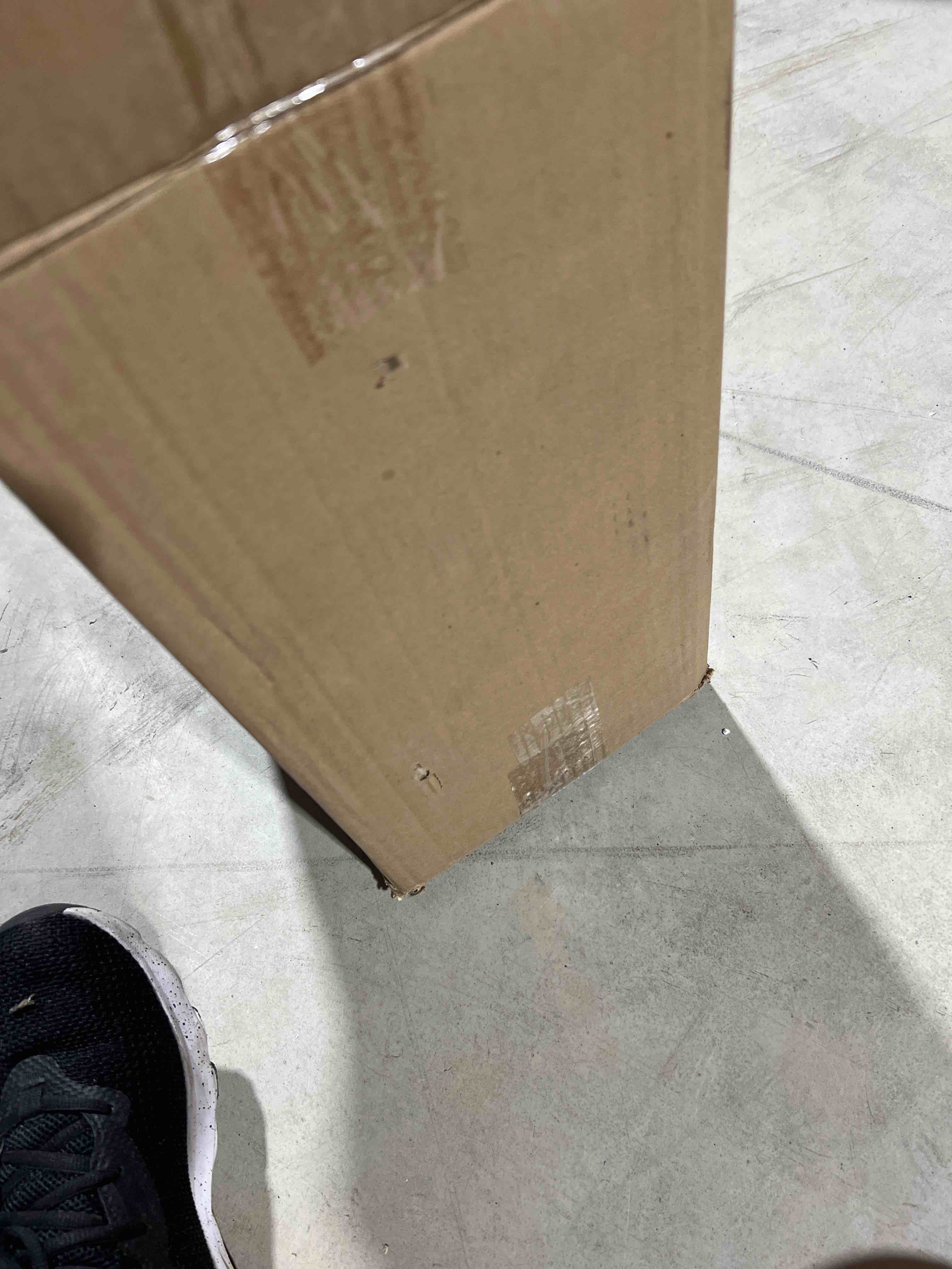 https://s3.amazonaws.com/lotting-images-prod/bidfta/GRN5175300_1706726693172.jpeg