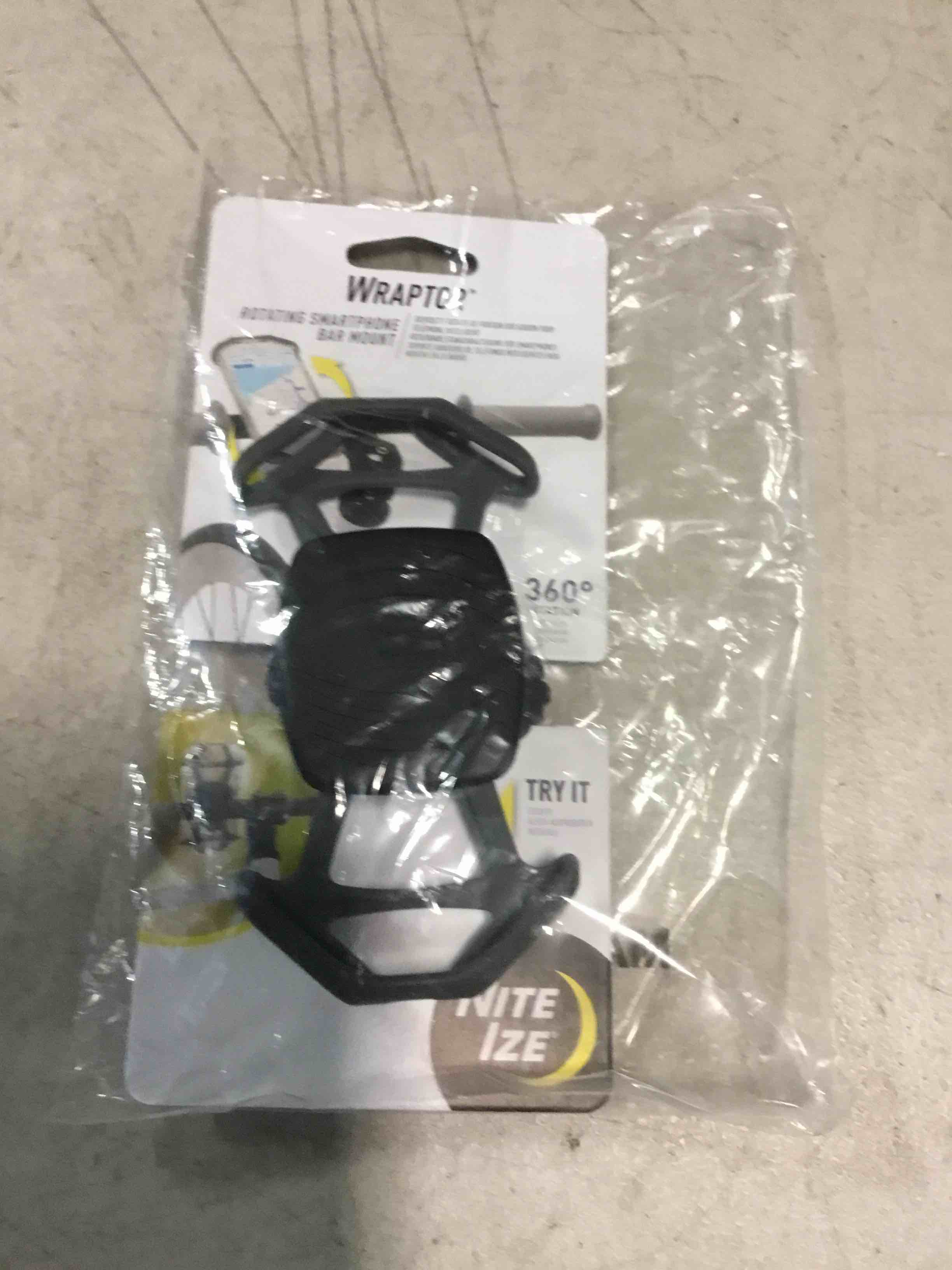 https://s3.amazonaws.com/lotting-images-prod/bidfta/GRN5176293_1695987131333.jpeg