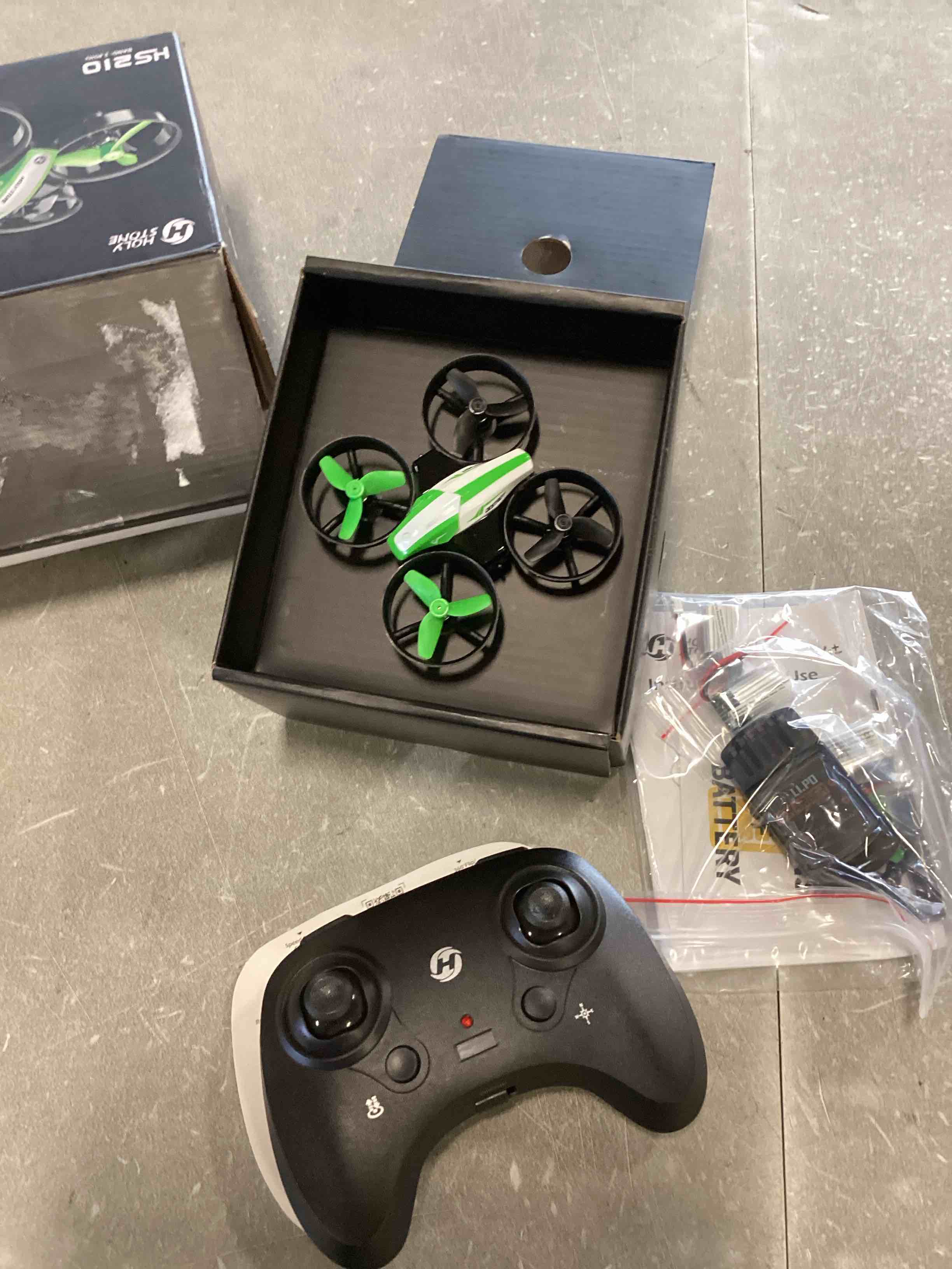 https://s3.amazonaws.com/lotting-images-prod/bidfta/GRN5190267_1721746210888.jpeg