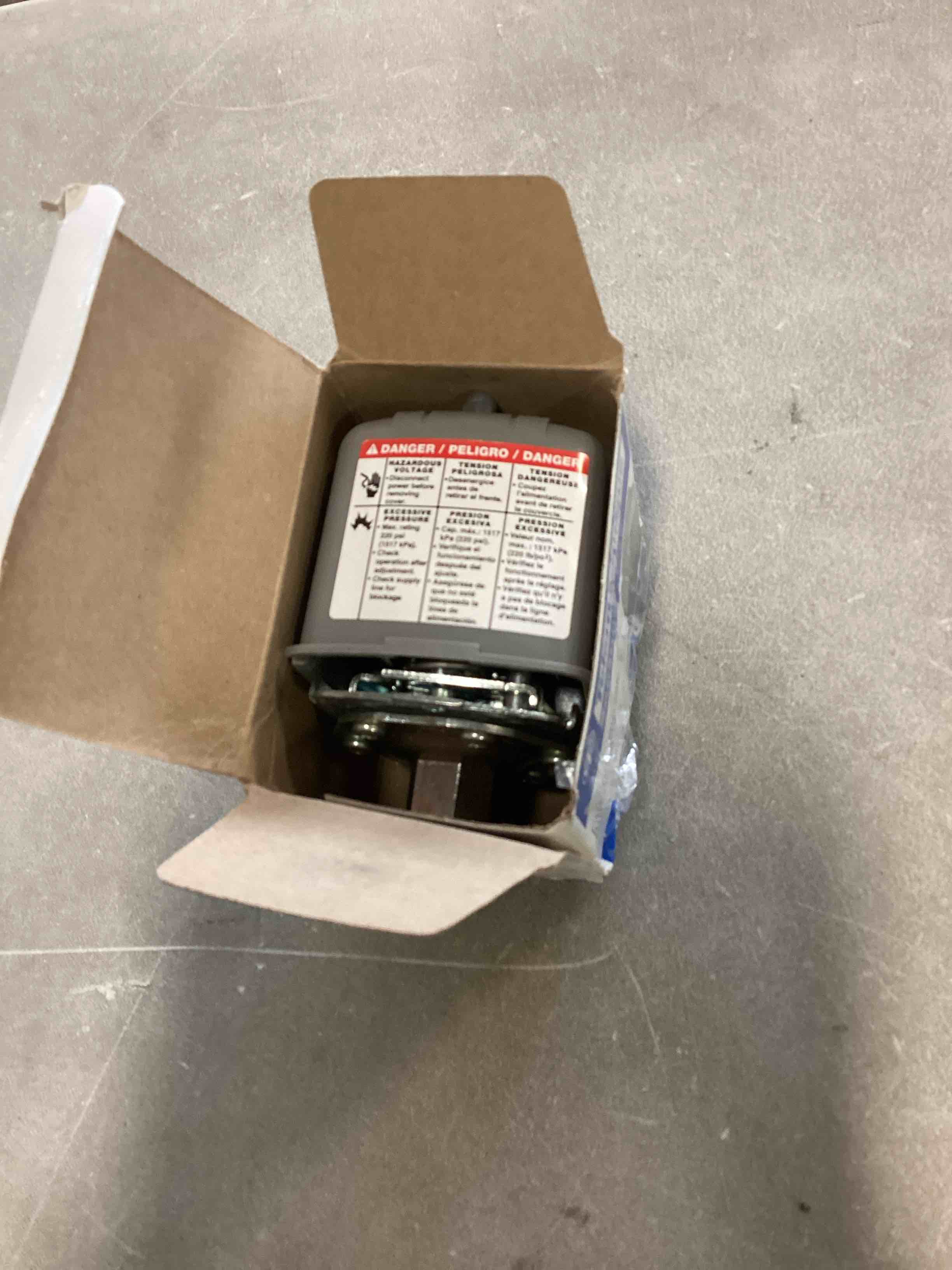 https://s3.amazonaws.com/lotting-images-prod/bidfta/GRN5190300_1721749617606.jpeg