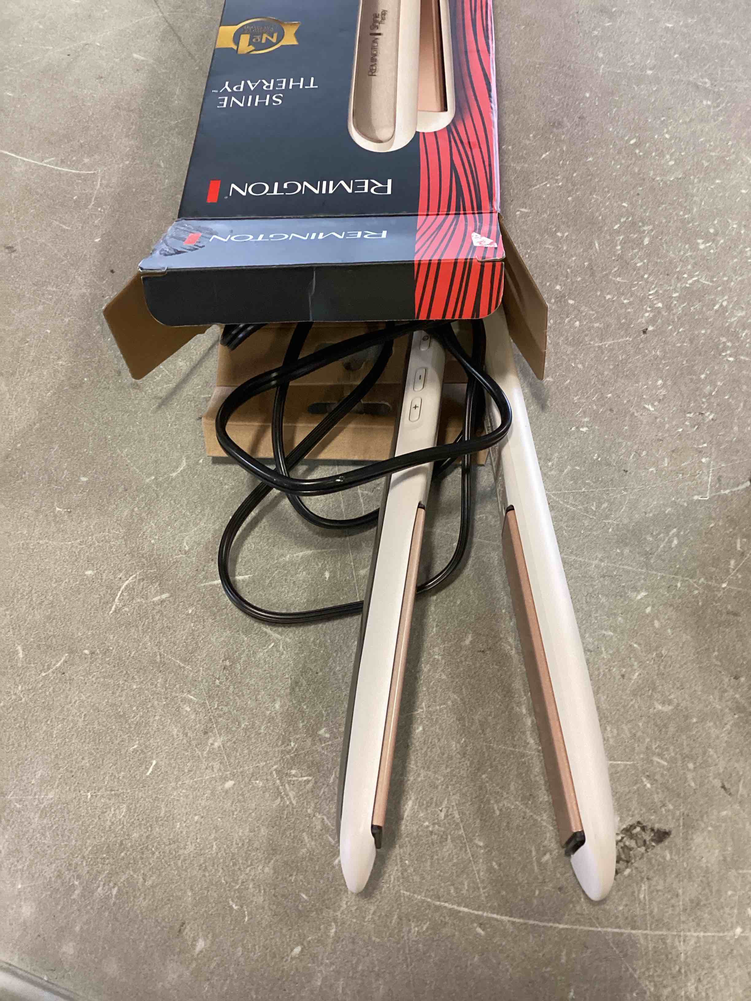 Remington Shine Therapy 1 inch Hair Straightener Iron, Flat Iron for Hair Infused with Argan Oil & Keratin, Professional Ceramic Flat Iron for Less Frizz, Shinier & Smoother Hair, Hair Styling Tools