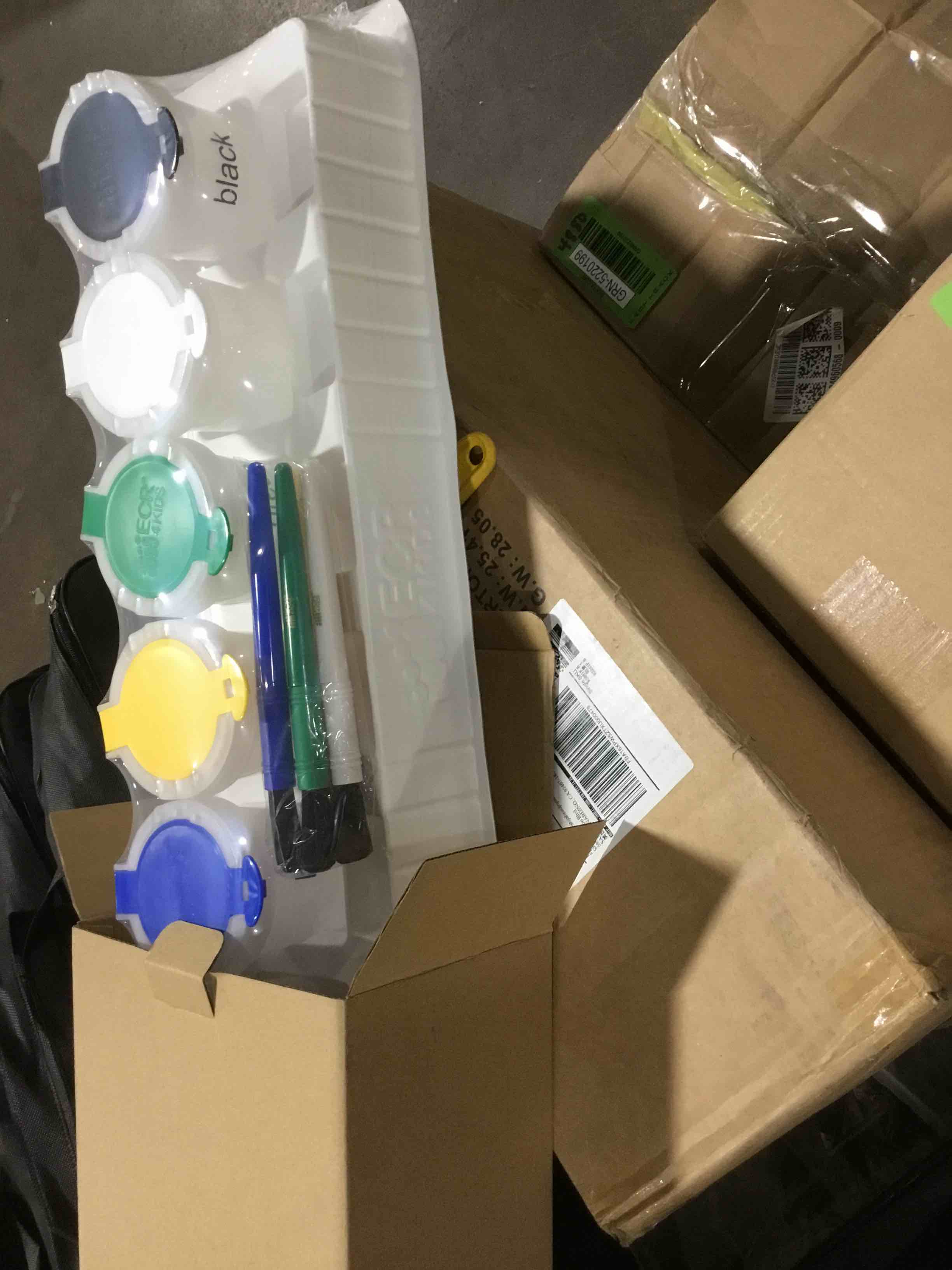 https://s3.amazonaws.com/lotting-images-prod/bidfta/GRN5220208_1698084659617.jpeg