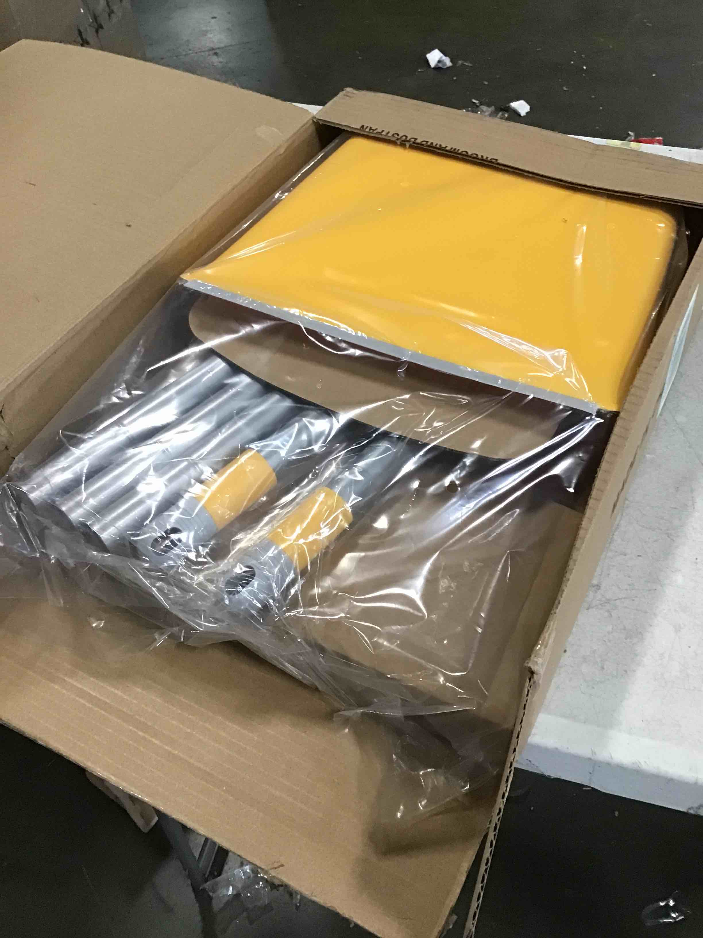 https://s3.amazonaws.com/lotting-images-prod/bidfta/GRN5228195_1703701493315.jpeg