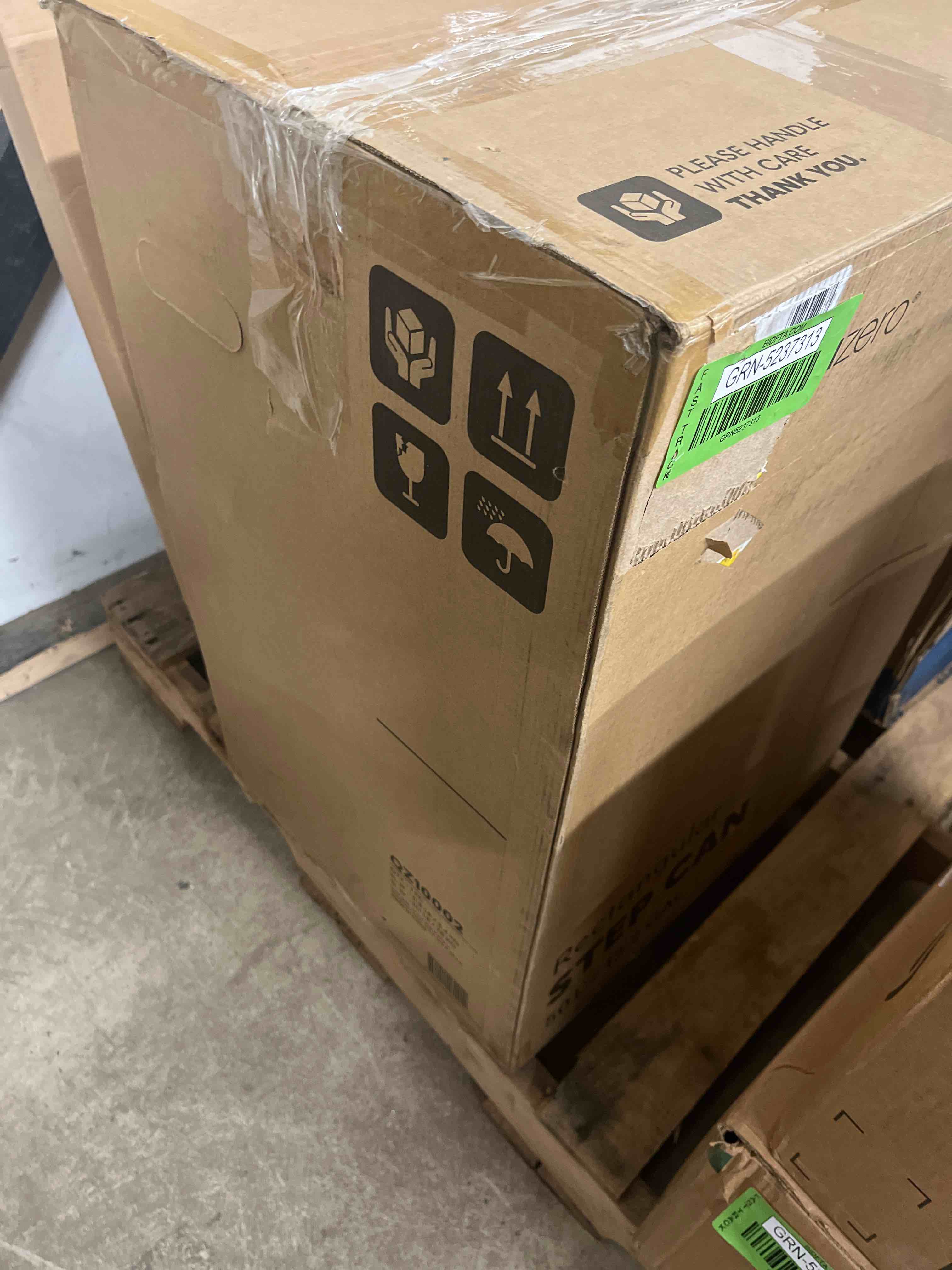 https://s3.amazonaws.com/lotting-images-prod/bidfta/GRN5237313_1695911608111.jpeg