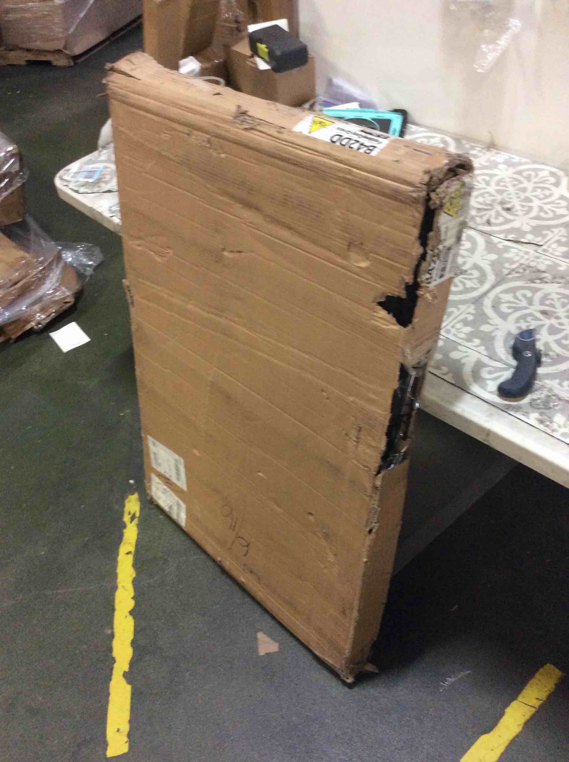 https://s3.amazonaws.com/lotting-images-prod/bidfta/GRN5239824_1693916403786.jpeg