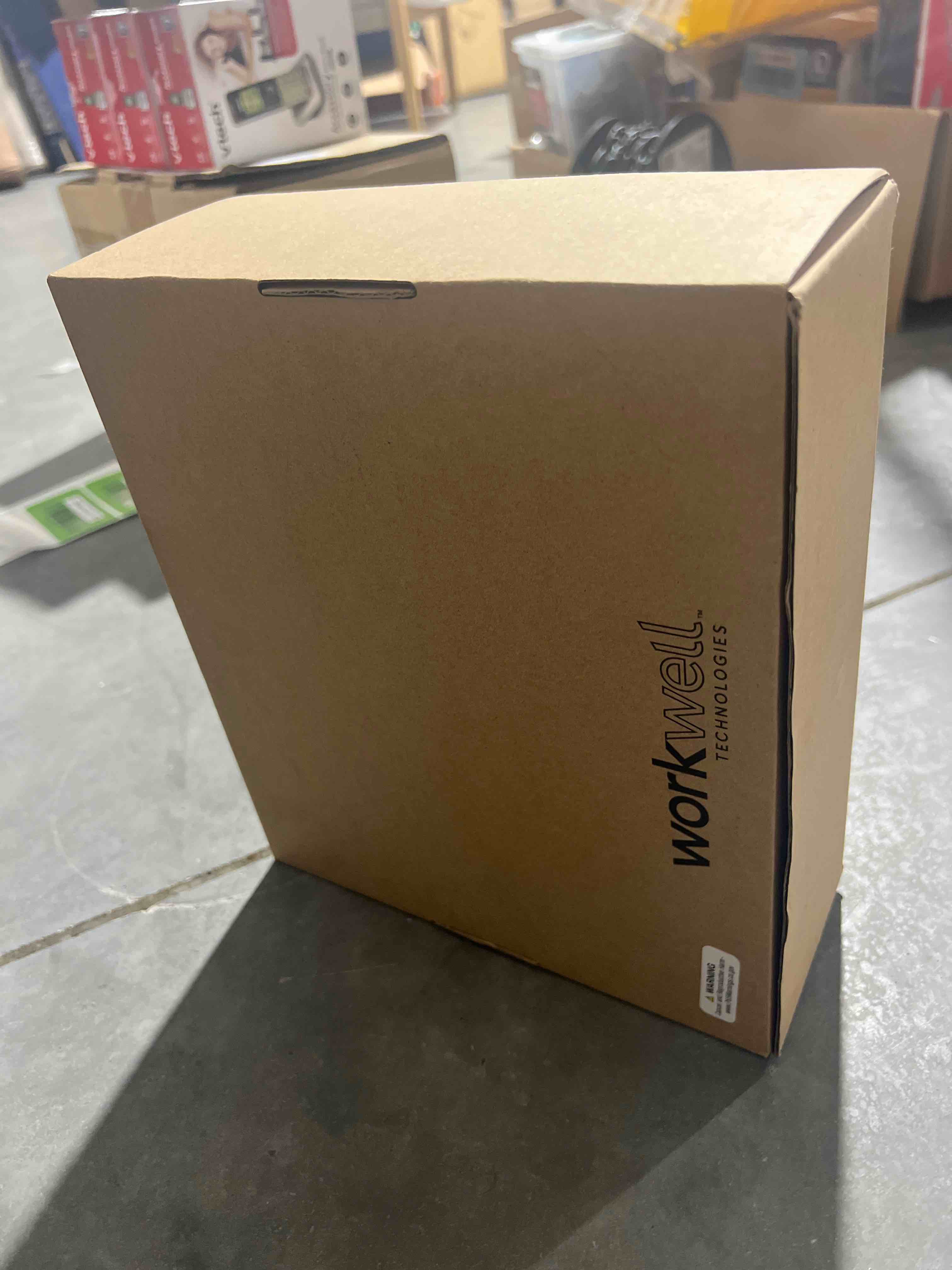 https://s3.amazonaws.com/lotting-images-prod/bidfta/GRN5240176_1694567929853.jpeg